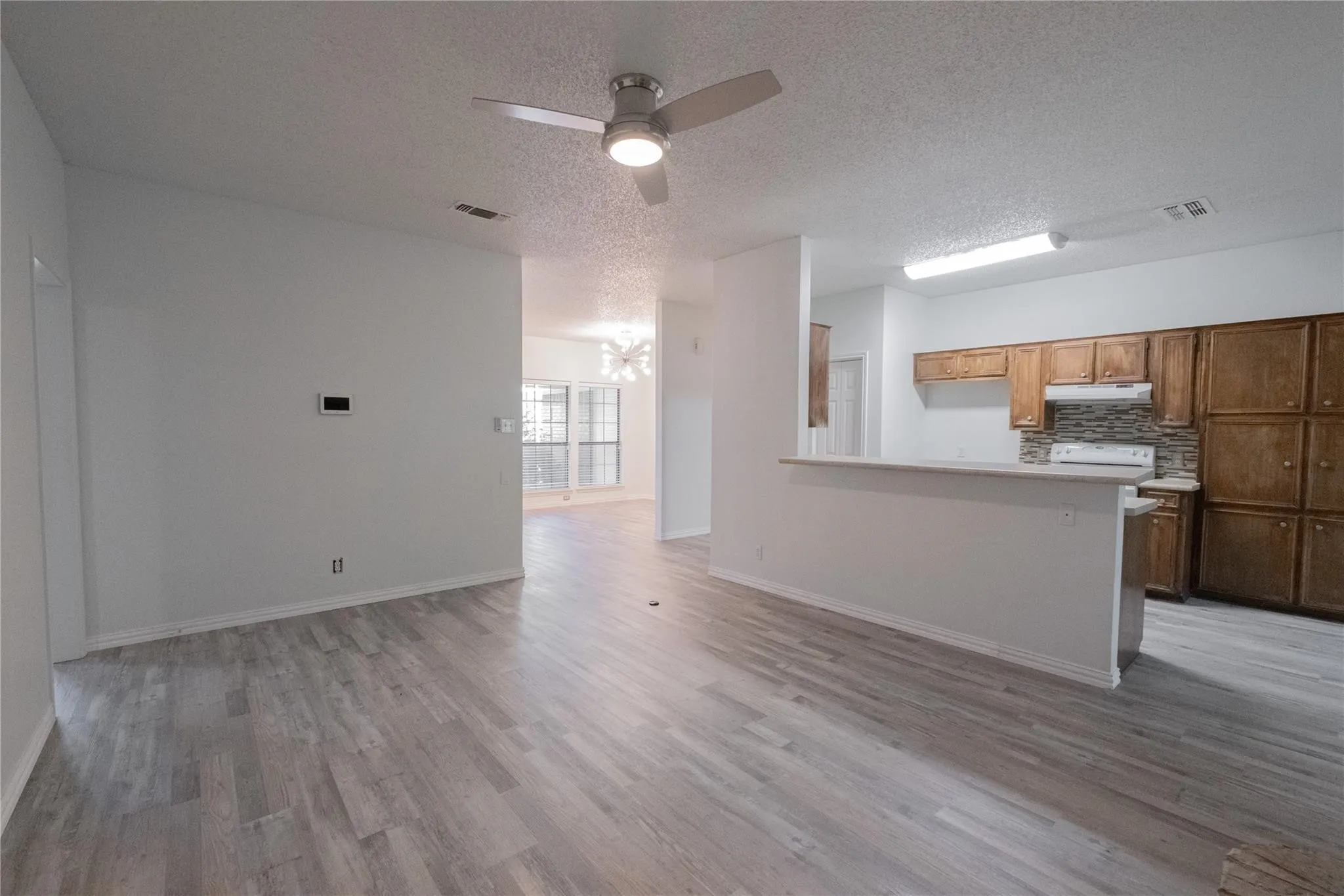 Single Family Residence For Rent in Tarrant County , 8201 Llano Avenue, Benbrook, Texas 76116, 3 Bedroom, 2 Bathroom, 2 Garage spaces, 1,585 Sqft, built in 1990, mls#21353838, Real Estate Agent in Benbrook, Homes For Rent in Tarrant county, Homes For Rent in Benbrook, Realtor in Benbrook Texas, Real Estate Brokerage Independent Realty Texas, Luminita Cordes Realtor