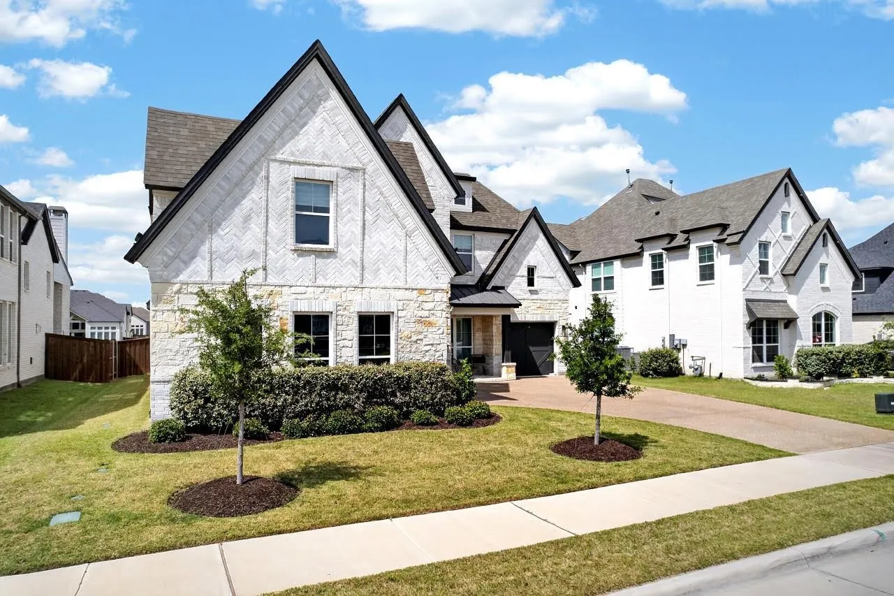 Single Family Residence For Sale in Denton County , 3040 Sunfish Street, Prosper, Texas 75078, 4 Bedroom, 4 Bathroom, 3 Garage spaces, 3,674 Sqft, built in 2022, mls#21353296, Real Estate Agent in Prosper, Homes For Sale in Denton county, Homes For Sale in Prosper, Realtor in Prosper Texas, Real Estate Brokerage Independent Realty Texas, Luminita Cordes Realtor