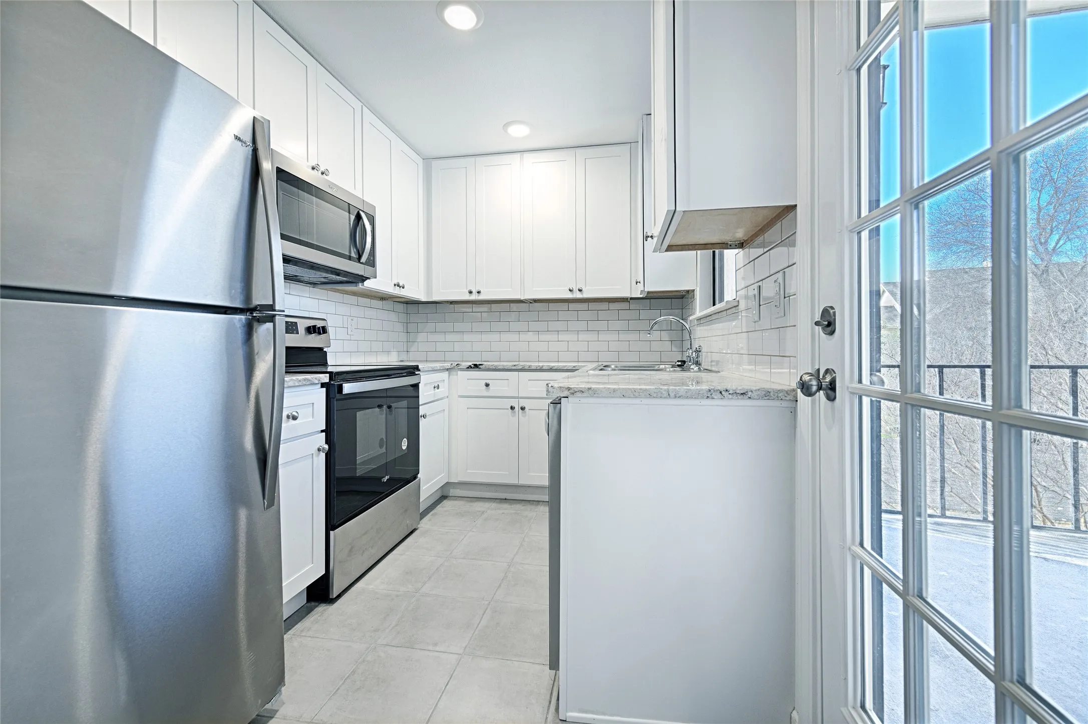 Condominium For Rent in Dallas County , 2835 Keller Springs Road 1002, Carrollton, Texas 75006, 2 Bedroom, 1 Bathroom, Garage spaces, 922 Sqft, built in 1984, mls#21353828, Real Estate Agent in Carrollton, Homes For Rent in Dallas county, Homes For Rent in Carrollton, Realtor in Carrollton Texas, Real Estate Brokerage Independent Realty Texas, Luminita Cordes Realtor
