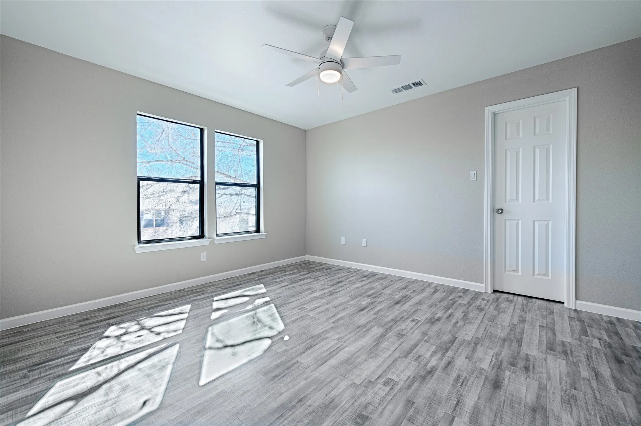 Condominium For Rent in Dallas County , 2835 Keller Springs Road 1002, Carrollton, Texas 75006, 2 Bedroom, 1 Bathroom, Garage spaces, 922 Sqft, built in 1984, mls#21353828, Real Estate Agent in Carrollton, Homes For Rent in Dallas county, Homes For Rent in Carrollton, Realtor in Carrollton Texas, Real Estate Brokerage Independent Realty Texas, Luminita Cordes Realtor