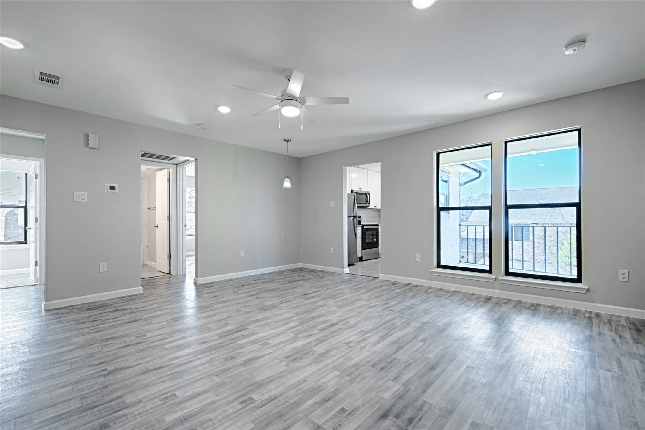 Condominium For Rent in Dallas County , 2835 Keller Springs Road 1002, Carrollton, Texas 75006, 2 Bedroom, 1 Bathroom, Garage spaces, 922 Sqft, built in 1984, mls#21353828, Real Estate Agent in Carrollton, Homes For Rent in Dallas county, Homes For Rent in Carrollton, Realtor in Carrollton Texas, Real Estate Brokerage Independent Realty Texas, Luminita Cordes Realtor