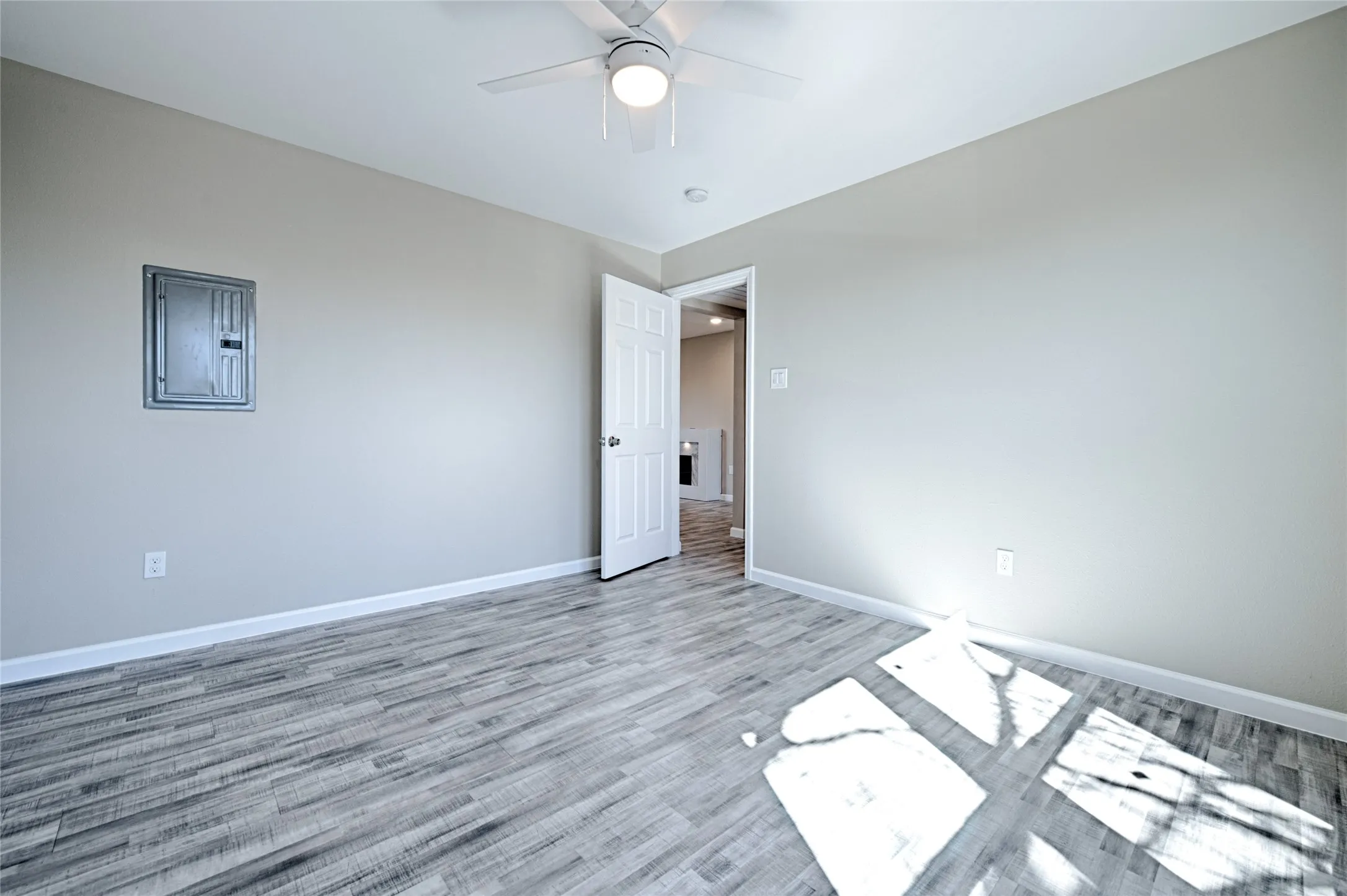 Condominium For Rent in Dallas County , 2835 Keller Springs Road 1002, Carrollton, Texas 75006, 2 Bedroom, 1 Bathroom, Garage spaces, 922 Sqft, built in 1984, mls#21353828, Real Estate Agent in Carrollton, Homes For Rent in Dallas county, Homes For Rent in Carrollton, Realtor in Carrollton Texas, Real Estate Brokerage Independent Realty Texas, Luminita Cordes Realtor
