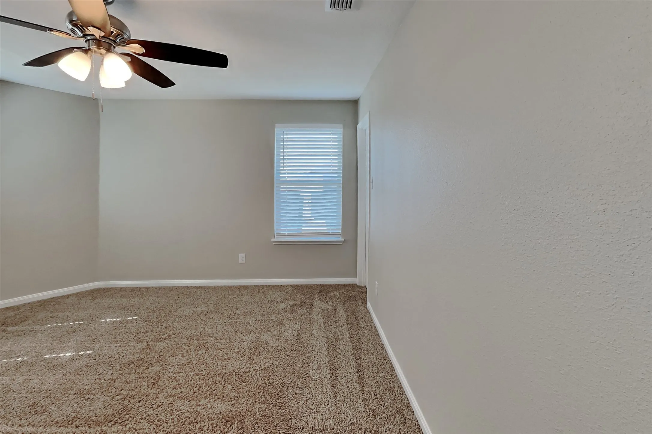 Single Family Residence For Rent in Tarrant County , 8412 Steel Dust Drive, Fort Worth, Texas 76179, 5 Bedroom, 3 Bathroom, 2 Garage spaces, 2,540 Sqft, built in 2020, mls#21353835, Real Estate Agent in Fort Worth, Homes For Rent in Tarrant county, Homes For Rent in Fort Worth, Realtor in Fort Worth Texas, Real Estate Brokerage Independent Realty Texas, Luminita Cordes Realtor