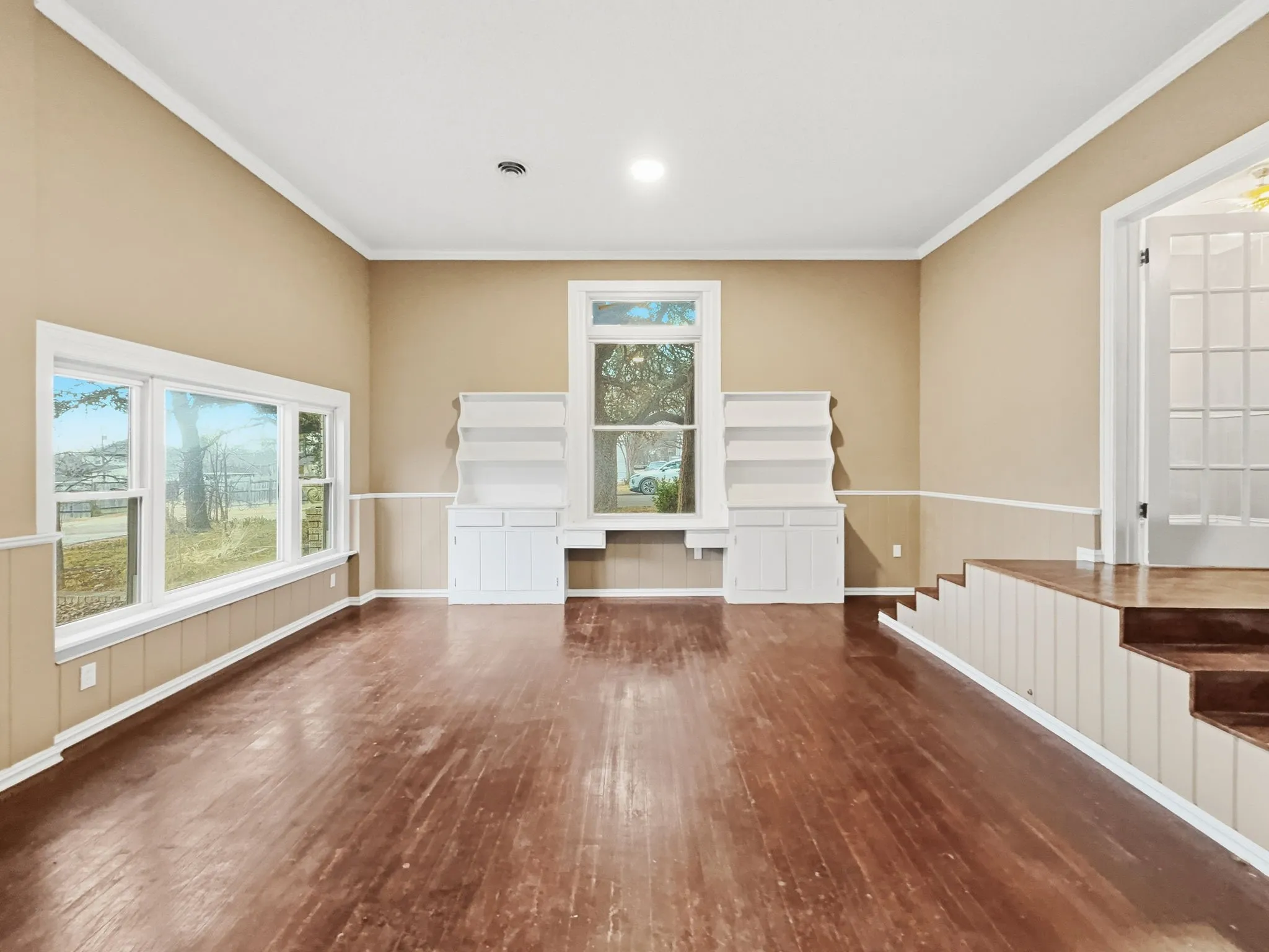 Single Family Residence For Sale in Hamilton County , 720-B E Leslie Street, Hamilton, Texas 76531, 3 Bedroom, 3 Bathroom, 5 Garage spaces, 3,734 Sqft, built in 1945, mls#21352869, Real Estate Agent in Hamilton, Homes For Sale in Hamilton county, Homes For Sale in Hamilton, Realtor in Hamilton Texas, Real Estate Brokerage Independent Realty Texas, Luminita Cordes Realtor