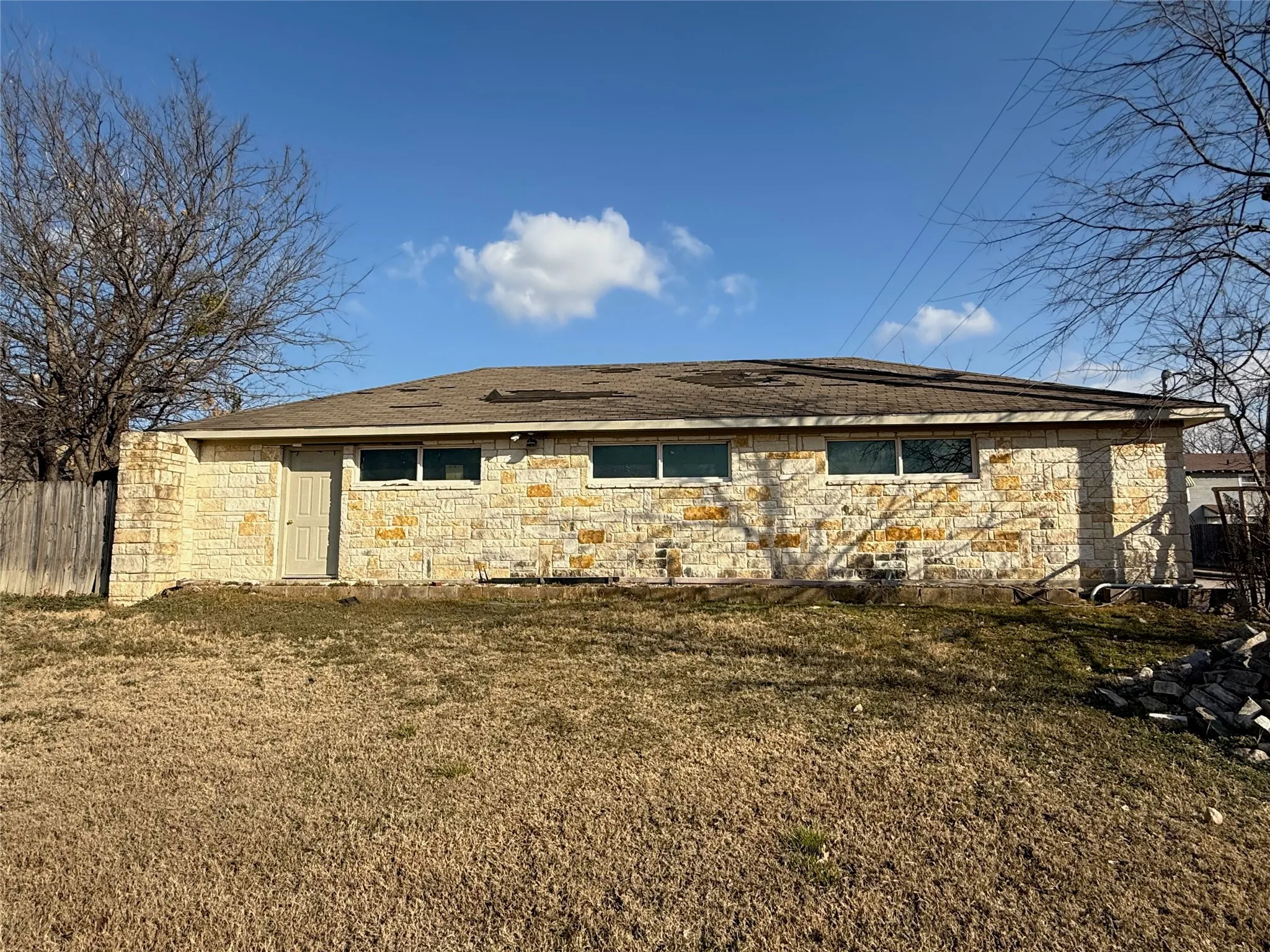 Single Family Residence For Sale in Hamilton County , 720-B E Leslie Street, Hamilton, Texas 76531, 3 Bedroom, 3 Bathroom, 5 Garage spaces, 3,734 Sqft, built in 1945, mls#21352869, Real Estate Agent in Hamilton, Homes For Sale in Hamilton county, Homes For Sale in Hamilton, Realtor in Hamilton Texas, Real Estate Brokerage Independent Realty Texas, Luminita Cordes Realtor