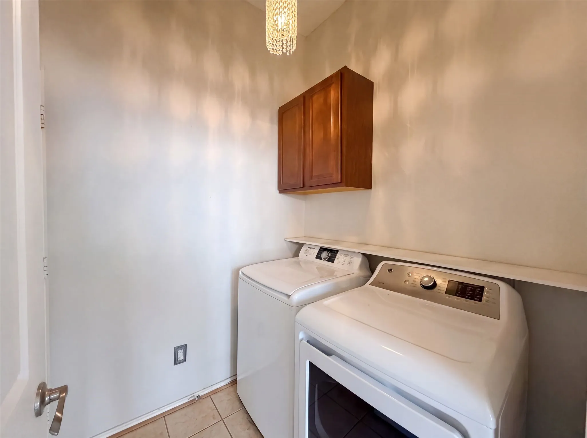 Single Family Residence For Sale in Denton County , 1688 Yellowstone Avenue, Lewisville, Texas 75077, 3 Bedroom, 2 Bathroom, 2 Garage spaces, 1,459 Sqft, built in 1997, mls#21353841, Real Estate Agent in Lewisville, Homes For Sale in Denton county, Homes For Sale in Lewisville, Realtor in Lewisville Texas, Real Estate Brokerage Independent Realty Texas, Luminita Cordes Realtor