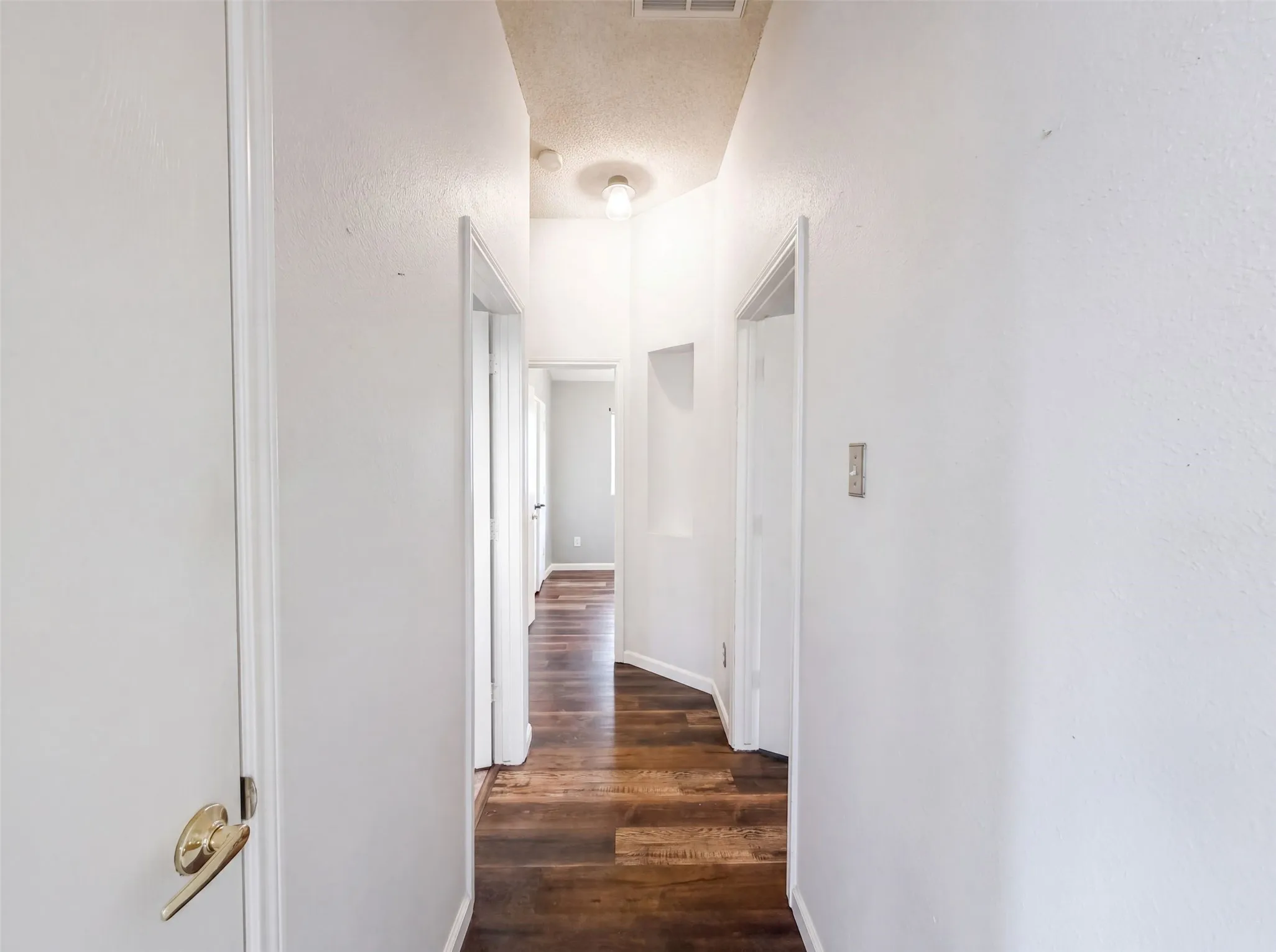 Single Family Residence For Sale in Denton County , 1688 Yellowstone Avenue, Lewisville, Texas 75077, 3 Bedroom, 2 Bathroom, 2 Garage spaces, 1,459 Sqft, built in 1997, mls#21353841, Real Estate Agent in Lewisville, Homes For Sale in Denton county, Homes For Sale in Lewisville, Realtor in Lewisville Texas, Real Estate Brokerage Independent Realty Texas, Luminita Cordes Realtor