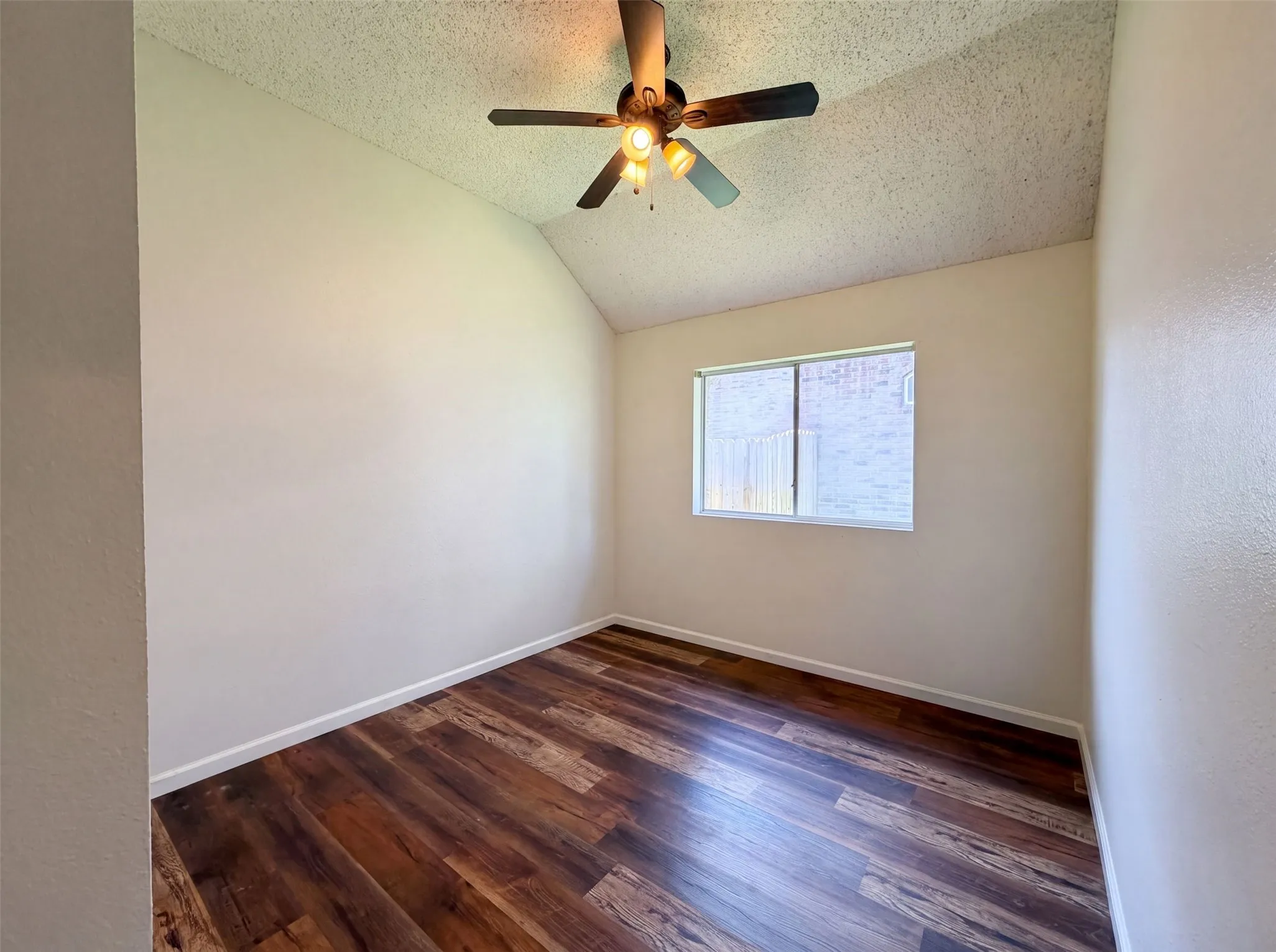 Single Family Residence For Sale in Denton County , 1688 Yellowstone Avenue, Lewisville, Texas 75077, 3 Bedroom, 2 Bathroom, 2 Garage spaces, 1,459 Sqft, built in 1997, mls#21353841, Real Estate Agent in Lewisville, Homes For Sale in Denton county, Homes For Sale in Lewisville, Realtor in Lewisville Texas, Real Estate Brokerage Independent Realty Texas, Luminita Cordes Realtor