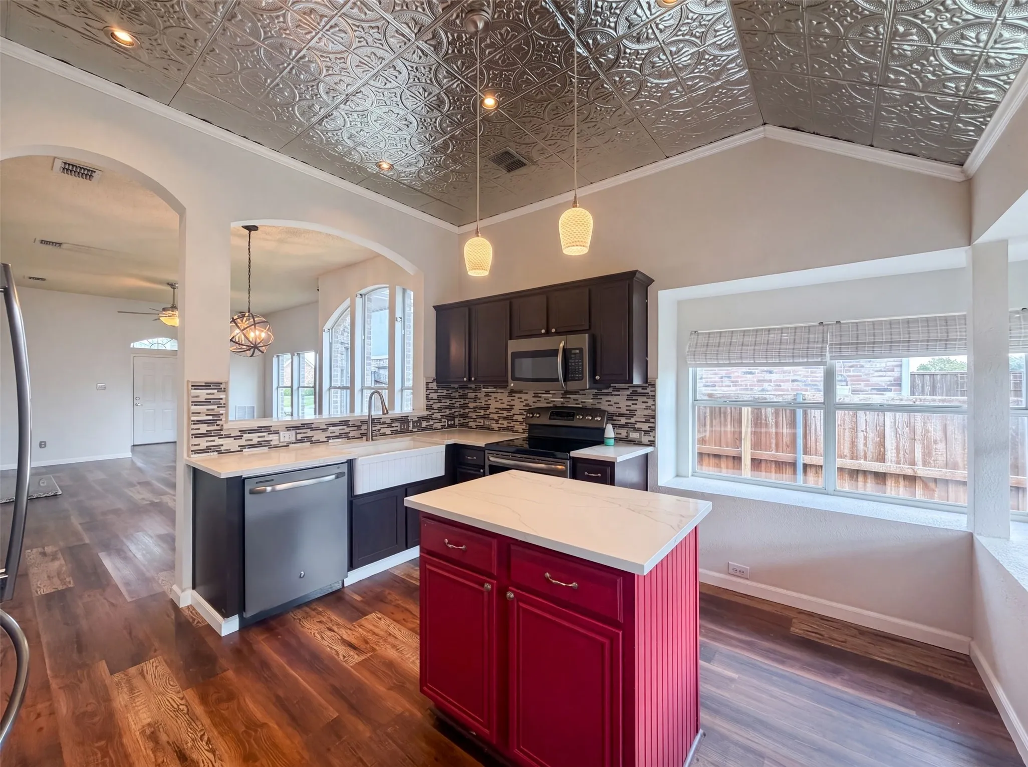 Single Family Residence For Sale in Denton County , 1688 Yellowstone Avenue, Lewisville, Texas 75077, 3 Bedroom, 2 Bathroom, 2 Garage spaces, 1,459 Sqft, built in 1997, mls#21353841, Real Estate Agent in Lewisville, Homes For Sale in Denton county, Homes For Sale in Lewisville, Realtor in Lewisville Texas, Real Estate Brokerage Independent Realty Texas, Luminita Cordes Realtor