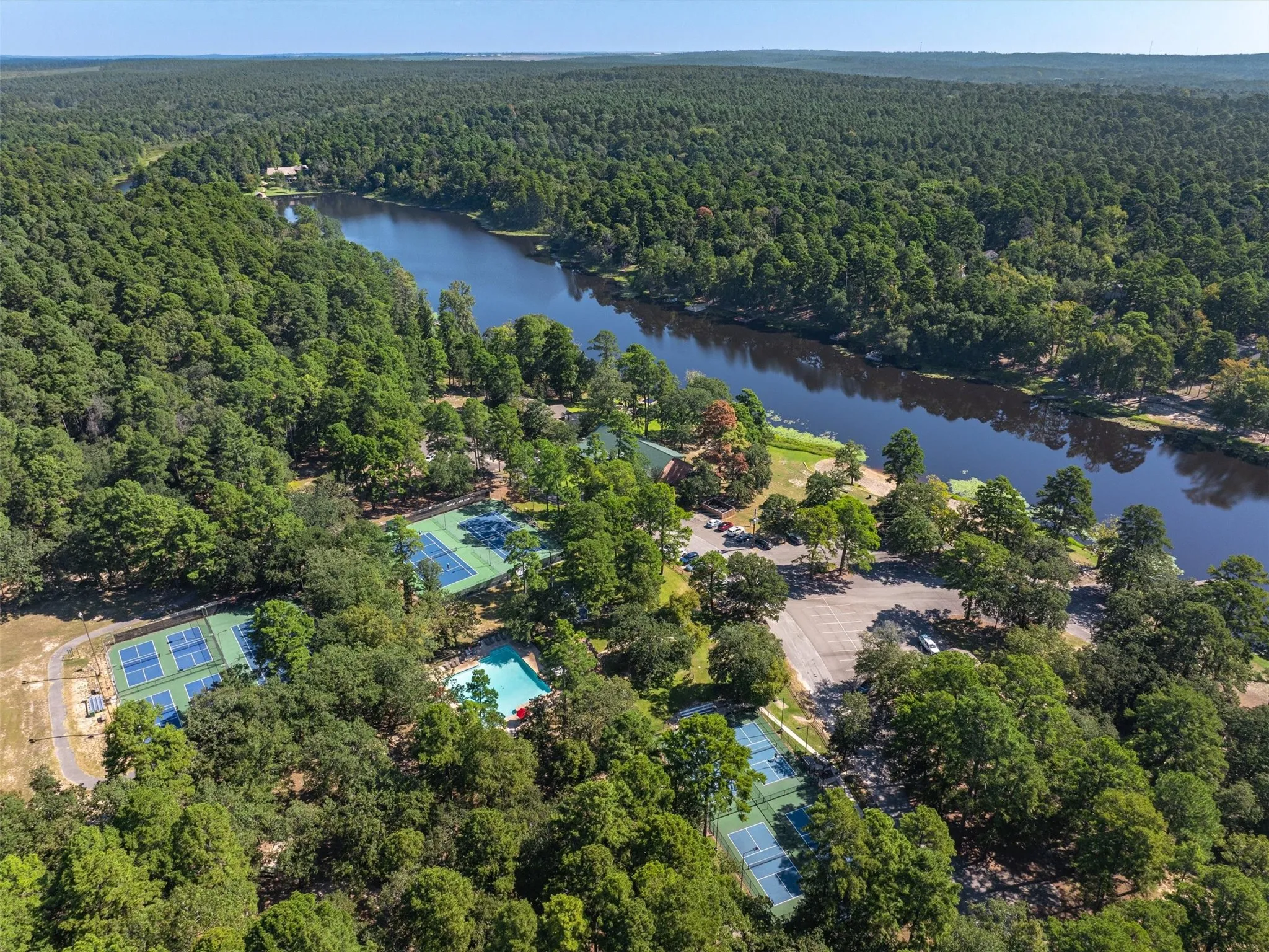 Lake, Fishing, Pickle Ball, Tennis, Dining & MORE!