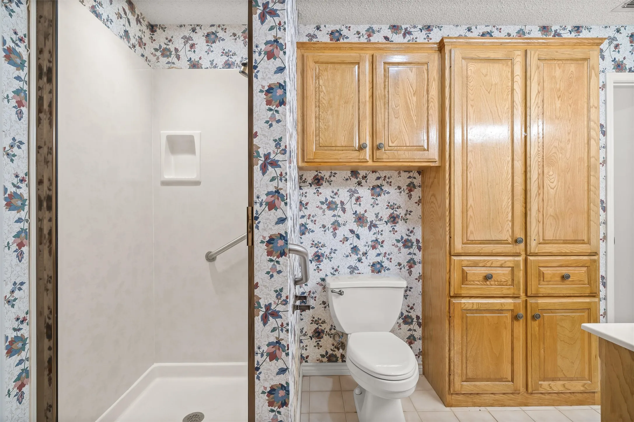 Single Family Residence For Sale in Wood County , 190 Blue Water Lane, Holly Lake Ranch, Texas 75765, 3 Bedroom, 3 Bathroom, 3 Garage spaces, 2,327 Sqft, built in 1996, mls#21353848, Real Estate Agent in Holly Lake Ranch, Homes For Sale in Wood county, Homes For Sale in Holly Lake Ranch, Realtor in Holly Lake Ranch Texas, Real Estate Brokerage Independent Realty Texas, Luminita Cordes Realtor
