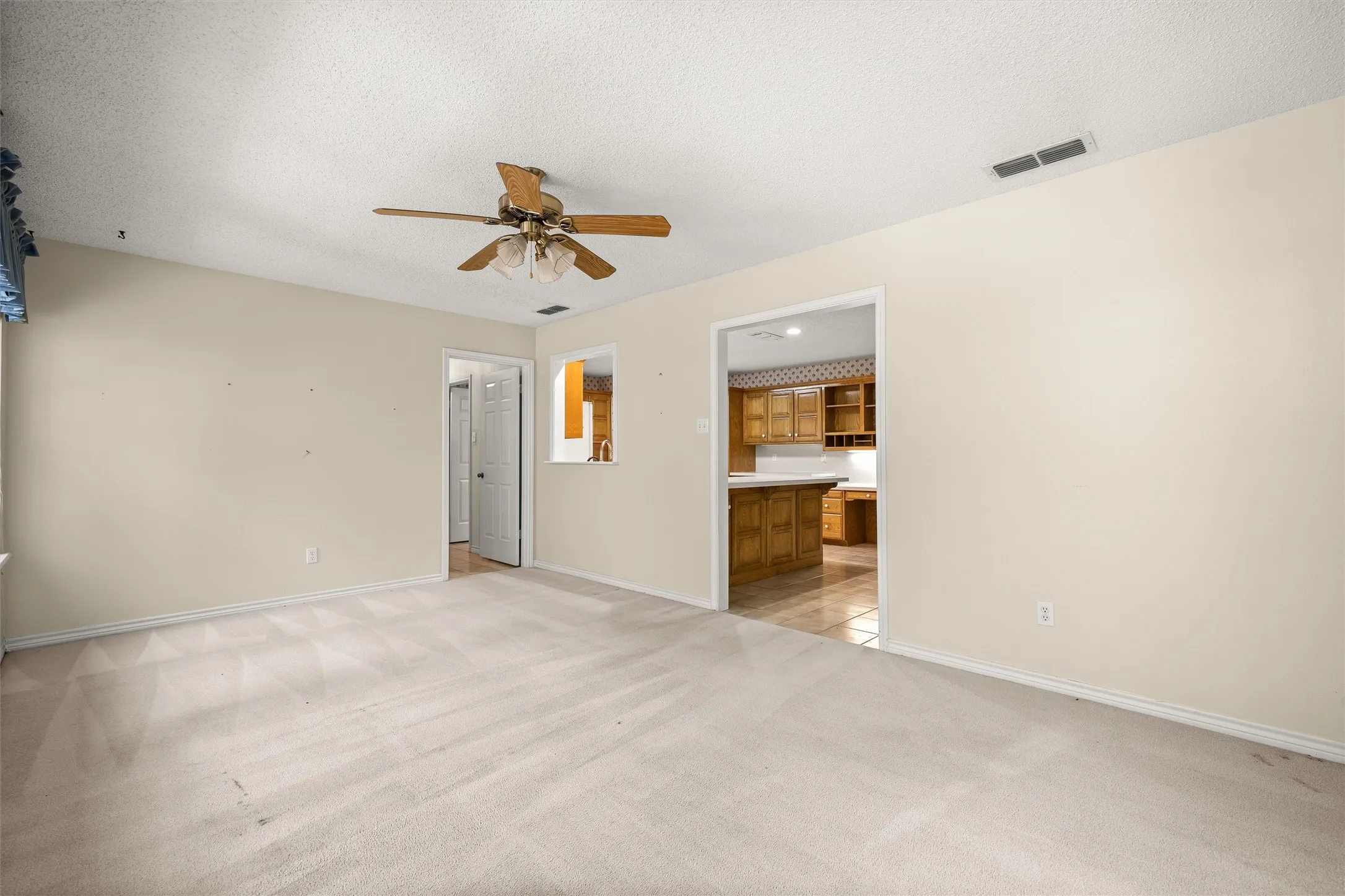 Single Family Residence For Sale in Wood County , 190 Blue Water Lane, Holly Lake Ranch, Texas 75765, 3 Bedroom, 3 Bathroom, 3 Garage spaces, 2,327 Sqft, built in 1996, mls#21353848, Real Estate Agent in Holly Lake Ranch, Homes For Sale in Wood county, Homes For Sale in Holly Lake Ranch, Realtor in Holly Lake Ranch Texas, Real Estate Brokerage Independent Realty Texas, Luminita Cordes Realtor