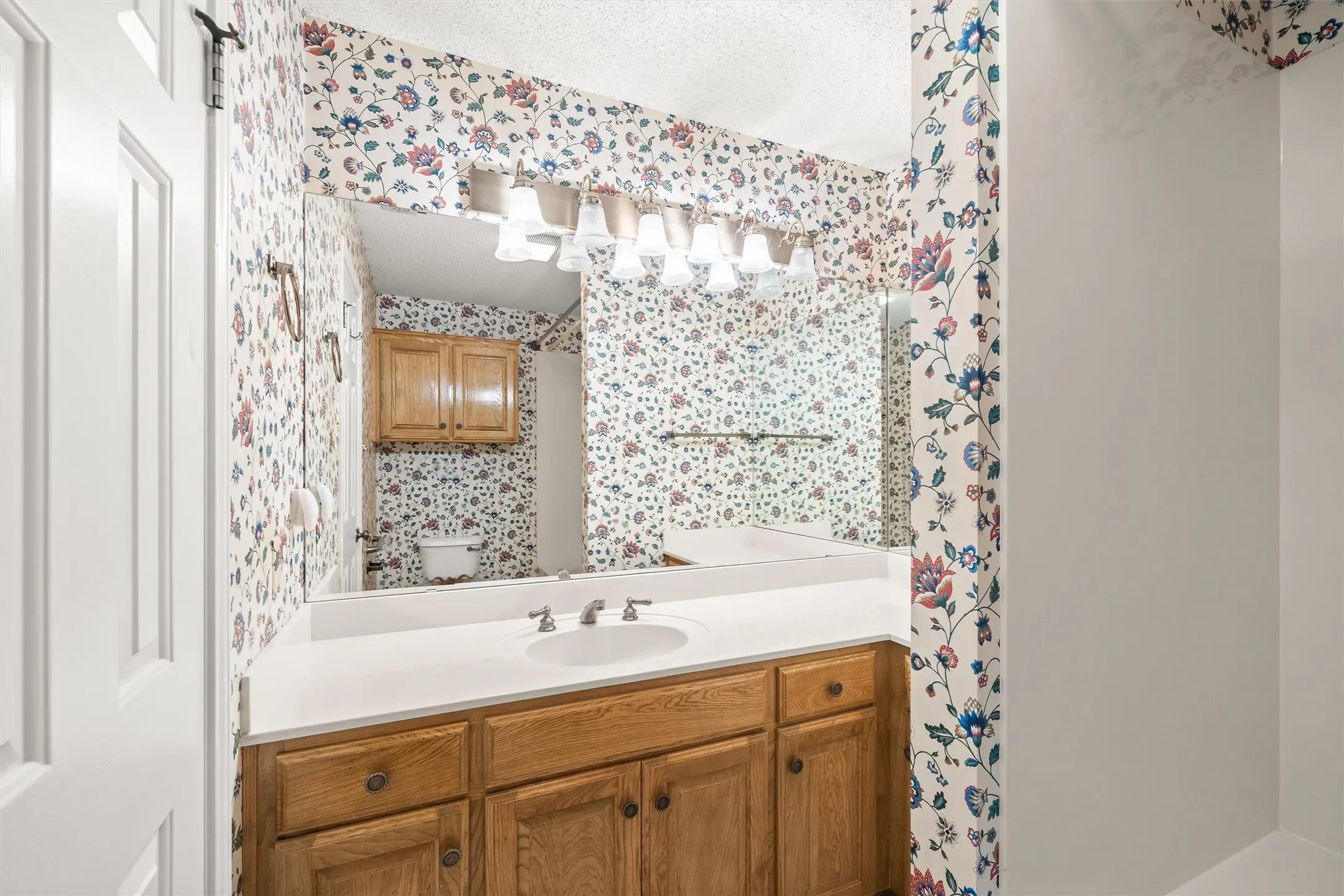 Single Family Residence For Sale in Wood County , 190 Blue Water Lane, Holly Lake Ranch, Texas 75765, 3 Bedroom, 3 Bathroom, 3 Garage spaces, 2,327 Sqft, built in 1996, mls#21353848, Real Estate Agent in Holly Lake Ranch, Homes For Sale in Wood county, Homes For Sale in Holly Lake Ranch, Realtor in Holly Lake Ranch Texas, Real Estate Brokerage Independent Realty Texas, Luminita Cordes Realtor
