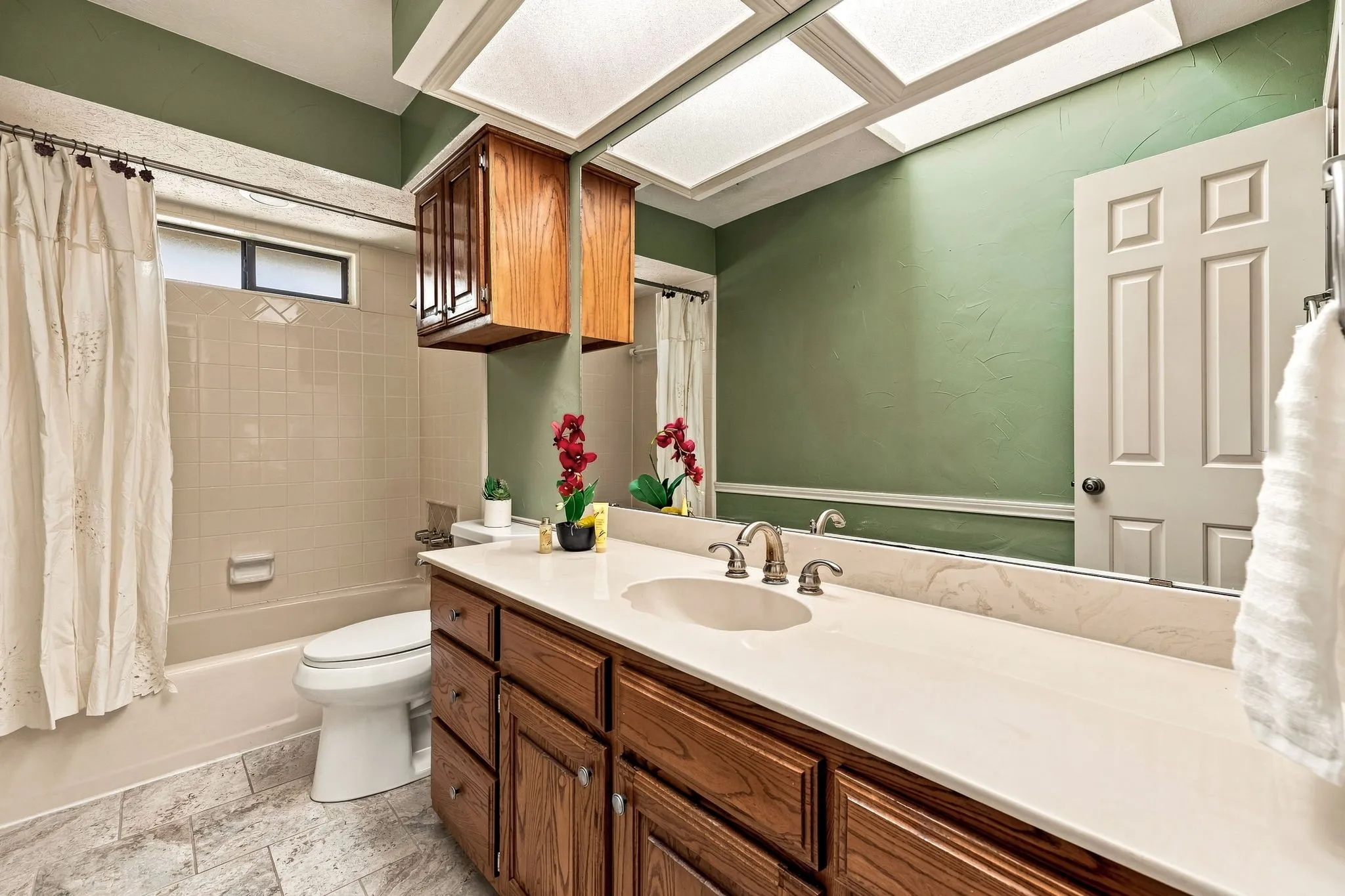 Single Family Residence For Sale in Collin County , 4224 Pike Court, Plano, Texas 75093, 3 Bedroom, 2 Bathroom, 2 Garage spaces, 1,640 Sqft, built in 1983, mls#21353608, Real Estate Agent in Plano, Homes For Sale in Collin county, Homes For Sale in Plano, Realtor in Plano Texas, Real Estate Brokerage Independent Realty Texas, Luminita Cordes Realtor