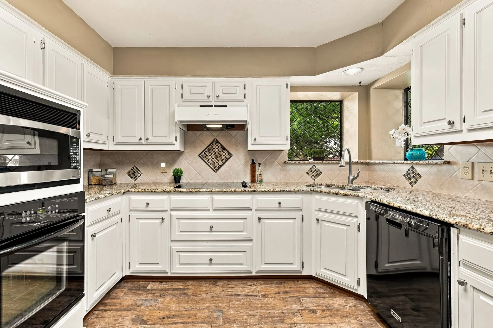 Single Family Residence For Sale in Collin County , 4224 Pike Court, Plano, Texas 75093, 3 Bedroom, 2 Bathroom, 2 Garage spaces, 1,640 Sqft, built in 1983, mls#21353608, Real Estate Agent in Plano, Homes For Sale in Collin county, Homes For Sale in Plano, Realtor in Plano Texas, Real Estate Brokerage Independent Realty Texas, Luminita Cordes Realtor