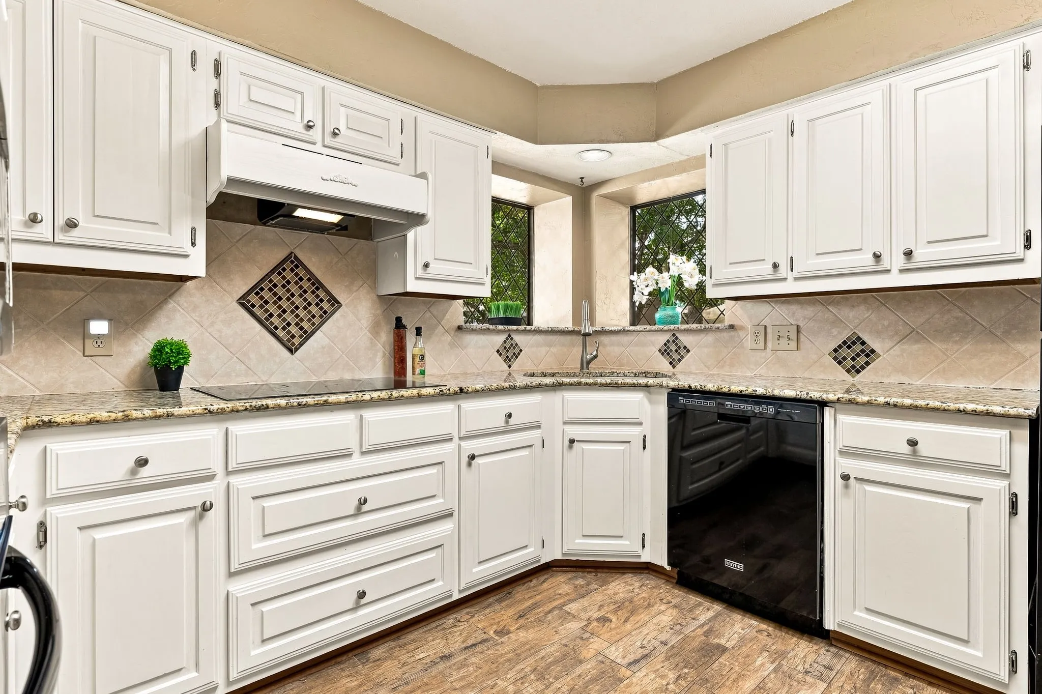 Single Family Residence For Sale in Collin County , 4224 Pike Court, Plano, Texas 75093, 3 Bedroom, 2 Bathroom, 2 Garage spaces, 1,640 Sqft, built in 1983, mls#21353608, Real Estate Agent in Plano, Homes For Sale in Collin county, Homes For Sale in Plano, Realtor in Plano Texas, Real Estate Brokerage Independent Realty Texas, Luminita Cordes Realtor