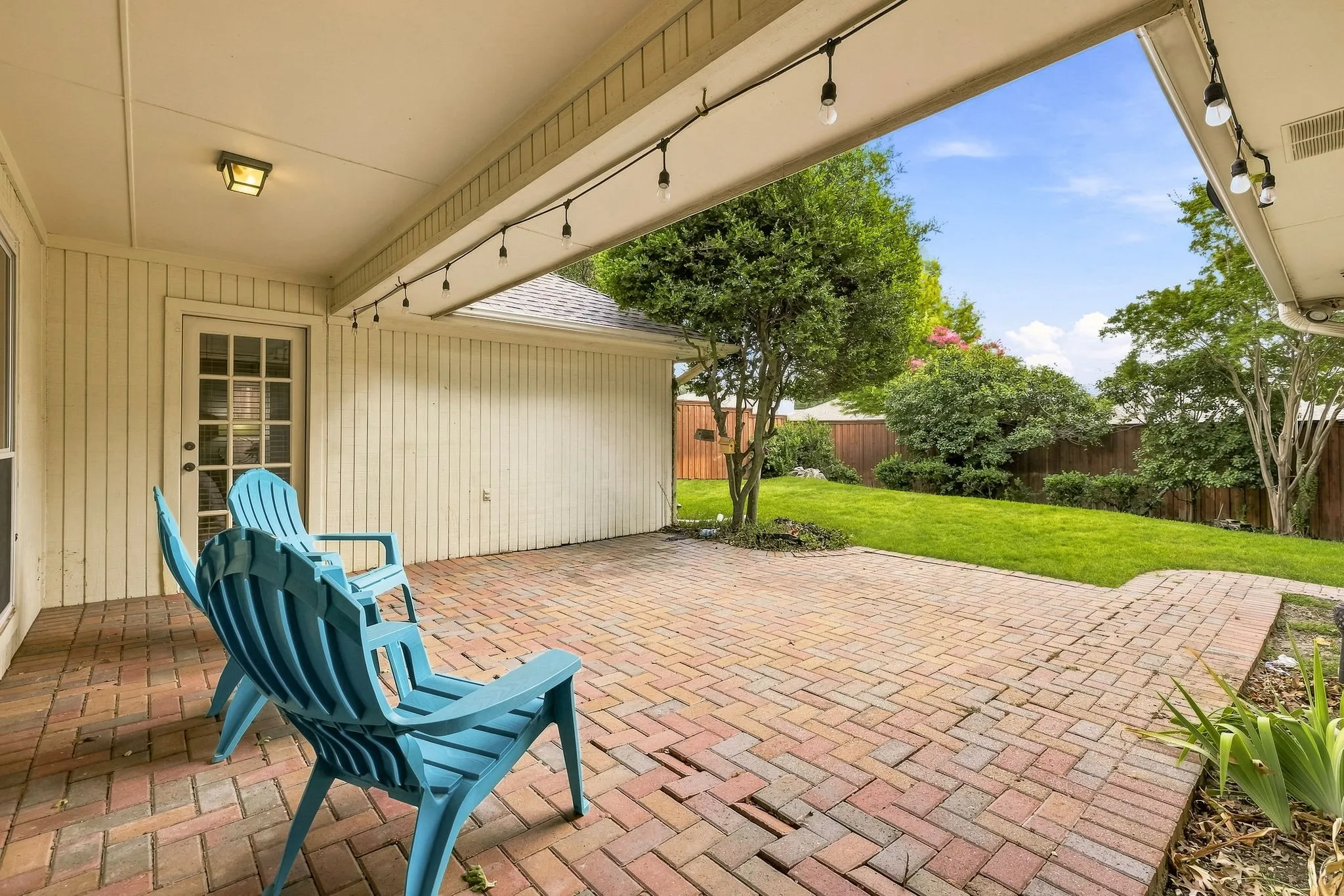Single Family Residence For Sale in Collin County , 4224 Pike Court, Plano, Texas 75093, 3 Bedroom, 2 Bathroom, 2 Garage spaces, 1,640 Sqft, built in 1983, mls#21353608, Real Estate Agent in Plano, Homes For Sale in Collin county, Homes For Sale in Plano, Realtor in Plano Texas, Real Estate Brokerage Independent Realty Texas, Luminita Cordes Realtor