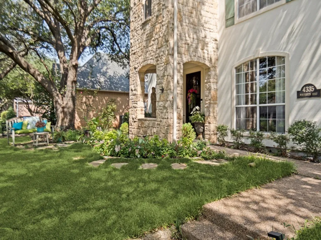 Single Family Residence For Sale in Dallas County , 4335 Northaven Road, Dallas, Texas 75229, 3 Bedroom, 3 Bathroom, 3 Garage spaces, 3,378 Sqft, built in 1995, mls#21351169, Real Estate Agent in Dallas, Homes For Sale in Dallas county, Homes For Sale in Dallas, Realtor in Dallas Texas, Real Estate Brokerage Independent Realty Texas, Luminita Cordes Realtor