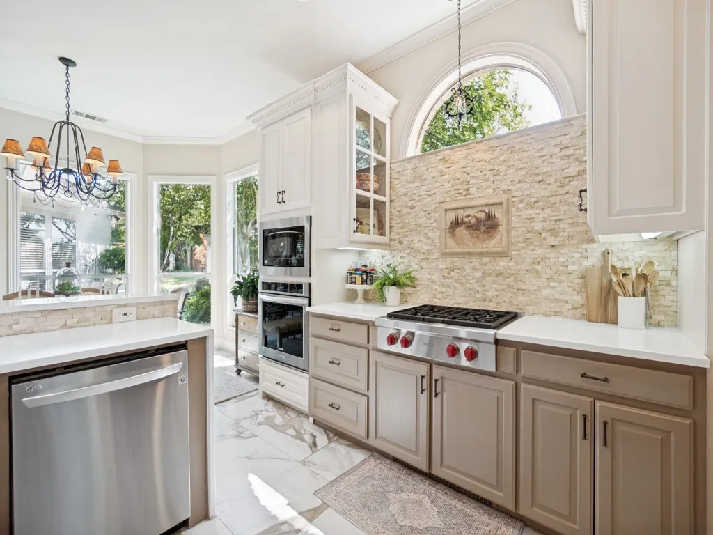 Single Family Residence For Sale in Dallas County , 4335 Northaven Road, Dallas, Texas 75229, 3 Bedroom, 3 Bathroom, 3 Garage spaces, 3,378 Sqft, built in 1995, mls#21351169, Real Estate Agent in Dallas, Homes For Sale in Dallas county, Homes For Sale in Dallas, Realtor in Dallas Texas, Real Estate Brokerage Independent Realty Texas, Luminita Cordes Realtor