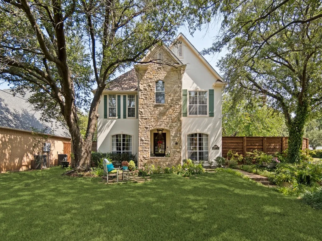 Single Family Residence For Sale in Dallas County , 4335 Northaven Road, Dallas, Texas 75229, 3 Bedroom, 3 Bathroom, 3 Garage spaces, 3,378 Sqft, built in 1995, mls#21351169, Real Estate Agent in Dallas, Homes For Sale in Dallas county, Homes For Sale in Dallas, Realtor in Dallas Texas, Real Estate Brokerage Independent Realty Texas, Luminita Cordes Realtor