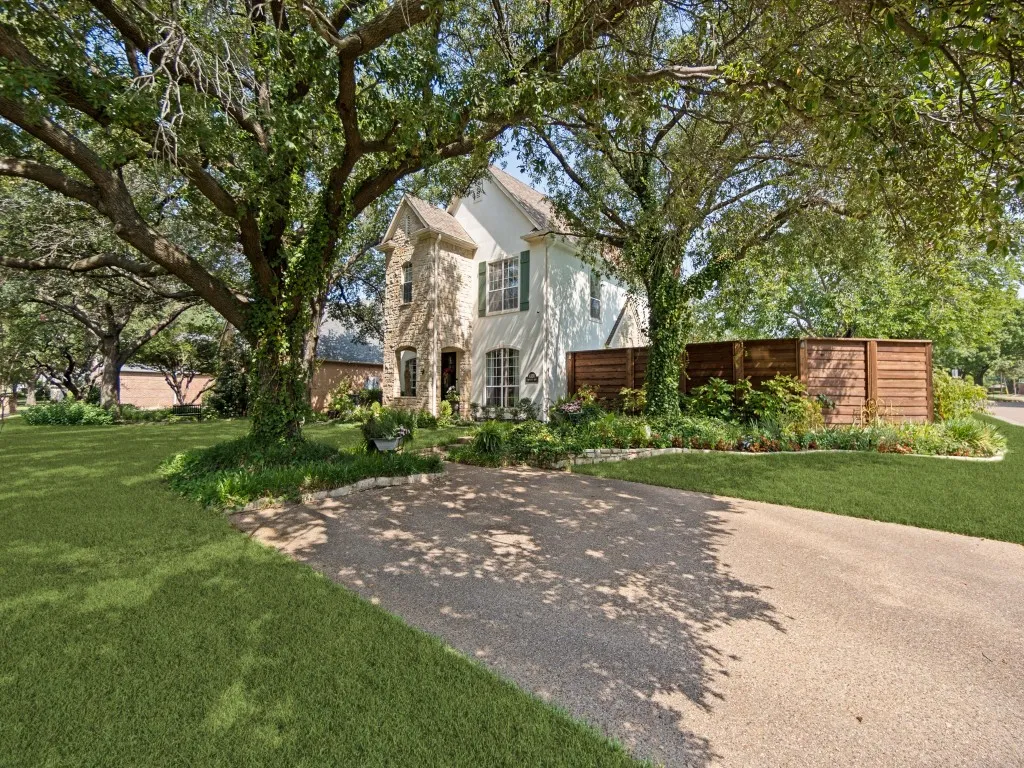 Single Family Residence For Sale in Dallas County , 4335 Northaven Road, Dallas, Texas 75229, 3 Bedroom, 3 Bathroom, 3 Garage spaces, 3,378 Sqft, built in 1995, mls#21351169, Real Estate Agent in Dallas, Homes For Sale in Dallas county, Homes For Sale in Dallas, Realtor in Dallas Texas, Real Estate Brokerage Independent Realty Texas, Luminita Cordes Realtor