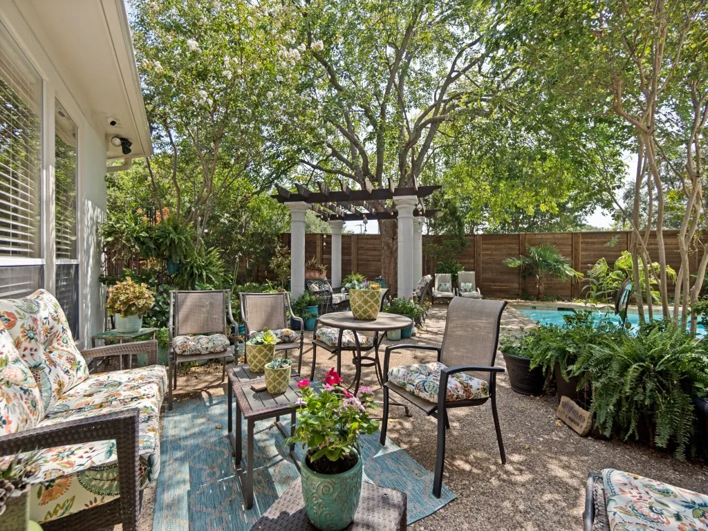 Single Family Residence For Sale in Dallas County , 4335 Northaven Road, Dallas, Texas 75229, 3 Bedroom, 3 Bathroom, 3 Garage spaces, 3,378 Sqft, built in 1995, mls#21351169, Real Estate Agent in Dallas, Homes For Sale in Dallas county, Homes For Sale in Dallas, Realtor in Dallas Texas, Real Estate Brokerage Independent Realty Texas, Luminita Cordes Realtor