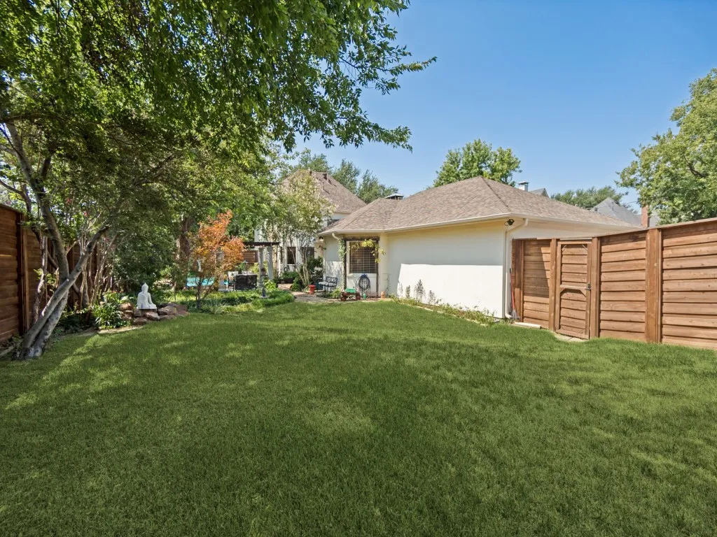 Single Family Residence For Sale in Dallas County , 4335 Northaven Road, Dallas, Texas 75229, 3 Bedroom, 3 Bathroom, 3 Garage spaces, 3,378 Sqft, built in 1995, mls#21351169, Real Estate Agent in Dallas, Homes For Sale in Dallas county, Homes For Sale in Dallas, Realtor in Dallas Texas, Real Estate Brokerage Independent Realty Texas, Luminita Cordes Realtor