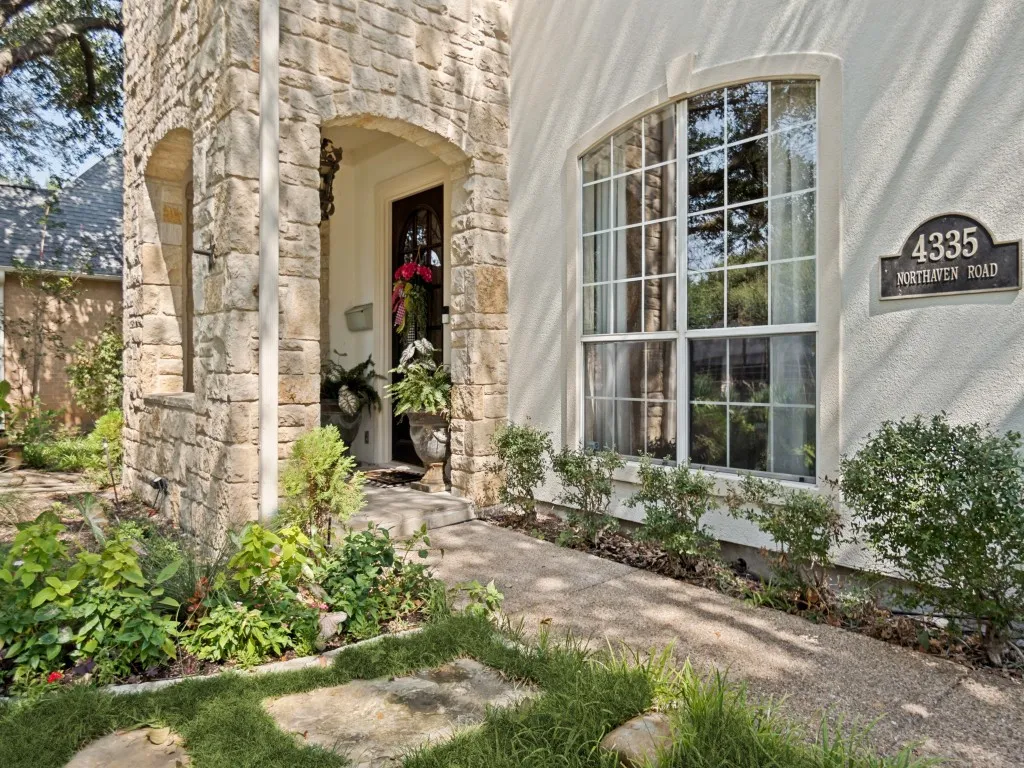 Single Family Residence For Sale in Dallas County , 4335 Northaven Road, Dallas, Texas 75229, 3 Bedroom, 3 Bathroom, 3 Garage spaces, 3,378 Sqft, built in 1995, mls#21351169, Real Estate Agent in Dallas, Homes For Sale in Dallas county, Homes For Sale in Dallas, Realtor in Dallas Texas, Real Estate Brokerage Independent Realty Texas, Luminita Cordes Realtor