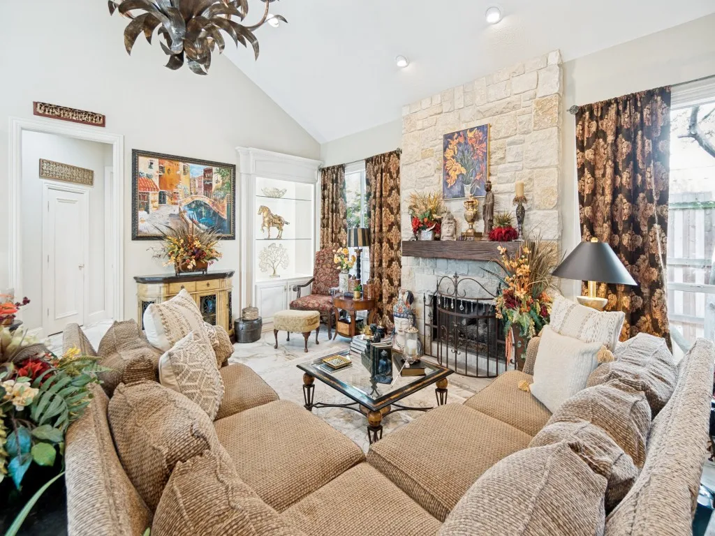 Single Family Residence For Sale in Dallas County , 4335 Northaven Road, Dallas, Texas 75229, 3 Bedroom, 3 Bathroom, 3 Garage spaces, 3,378 Sqft, built in 1995, mls#21351169, Real Estate Agent in Dallas, Homes For Sale in Dallas county, Homes For Sale in Dallas, Realtor in Dallas Texas, Real Estate Brokerage Independent Realty Texas, Luminita Cordes Realtor