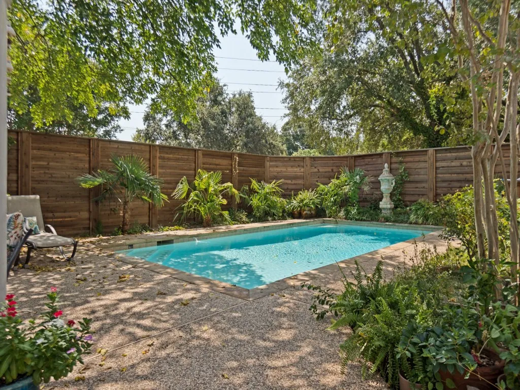 Single Family Residence For Sale in Dallas County , 4335 Northaven Road, Dallas, Texas 75229, 3 Bedroom, 3 Bathroom, 3 Garage spaces, 3,378 Sqft, built in 1995, mls#21351169, Real Estate Agent in Dallas, Homes For Sale in Dallas county, Homes For Sale in Dallas, Realtor in Dallas Texas, Real Estate Brokerage Independent Realty Texas, Luminita Cordes Realtor