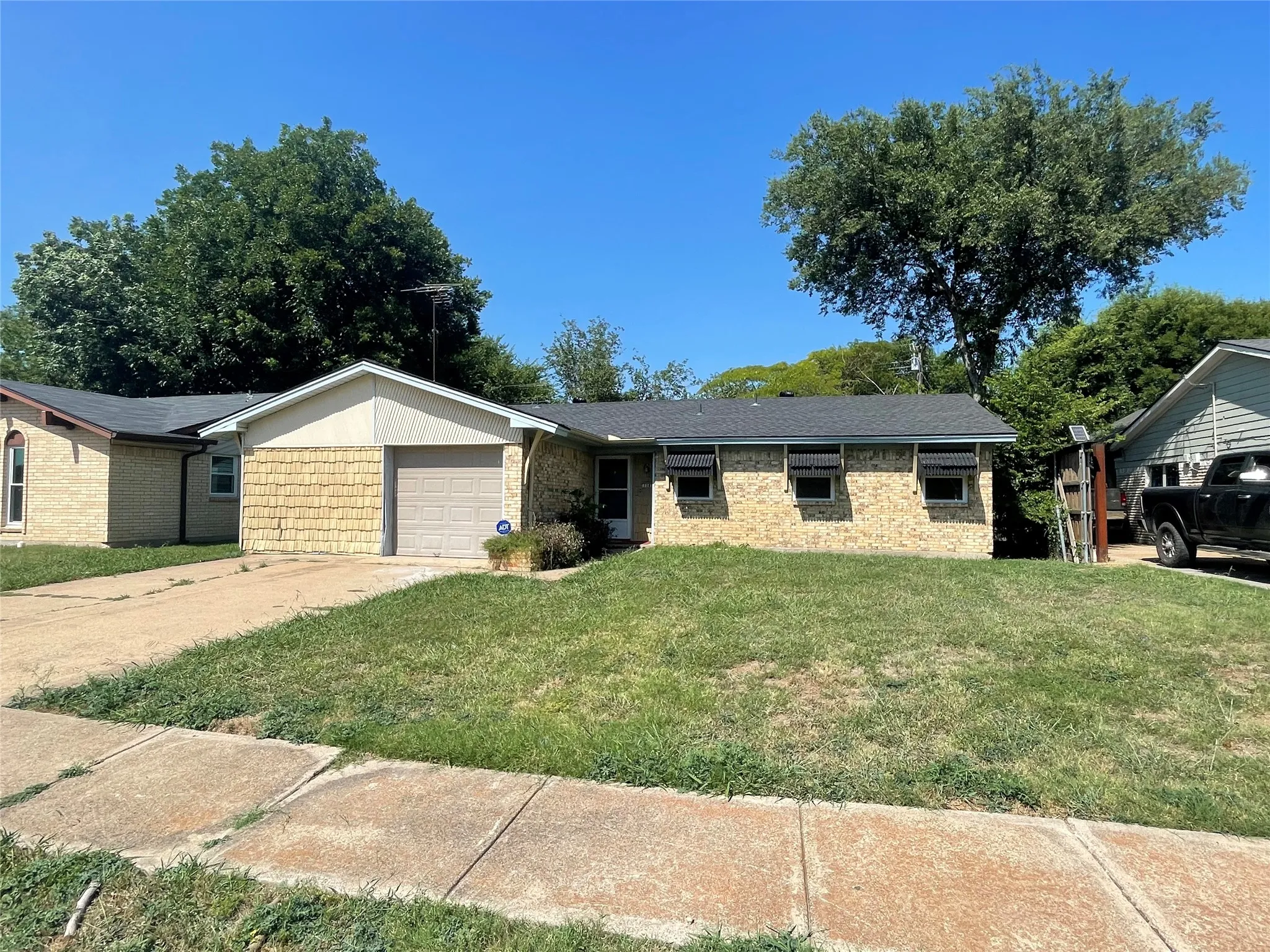 Single Family Residence For Rent in Dallas County , 114 Crestridge Drive, Hutchins, Texas 75141, 3 Bedroom, 2 Bathroom, 1 Garage spaces, 1,484 Sqft, built in 1968, mls#21353867, Real Estate Agent in Hutchins, Homes For Rent in Dallas county, Homes For Rent in Hutchins, Realtor in Hutchins Texas, Real Estate Brokerage Independent Realty Texas, Luminita Cordes Realtor