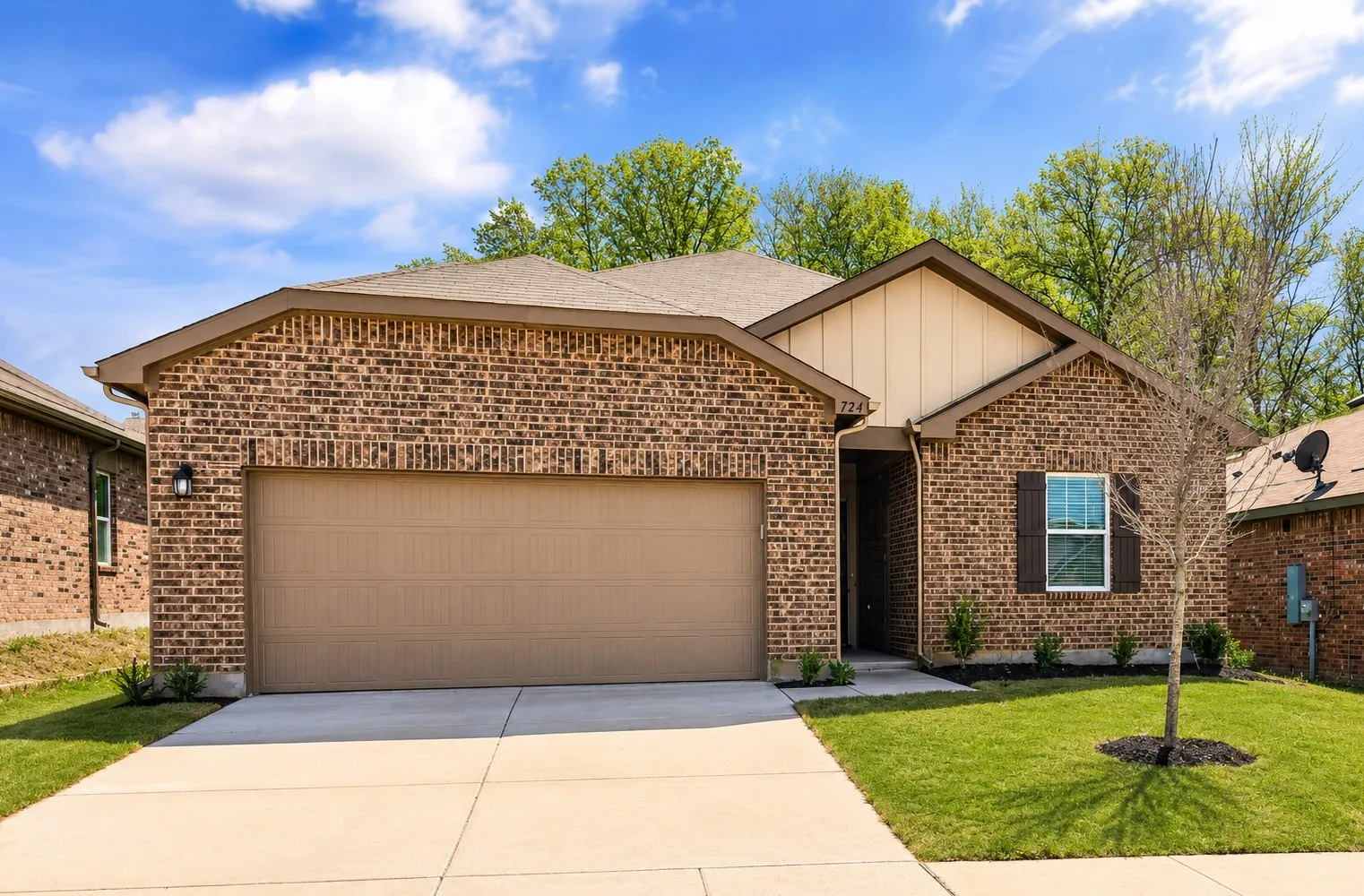 Single Family Residence For Rent in Collin County , 724 Crestridge Drive, Lavon, Texas 75166, 4 Bedroom, 2 Bathroom, 2 Garage spaces, 1,807 Sqft, built in 2021, mls#21353127, Real Estate Agent in Lavon, Homes For Rent in Collin county, Homes For Rent in Lavon, Realtor in Lavon Texas, Real Estate Brokerage Independent Realty Texas, Luminita Cordes Realtor
