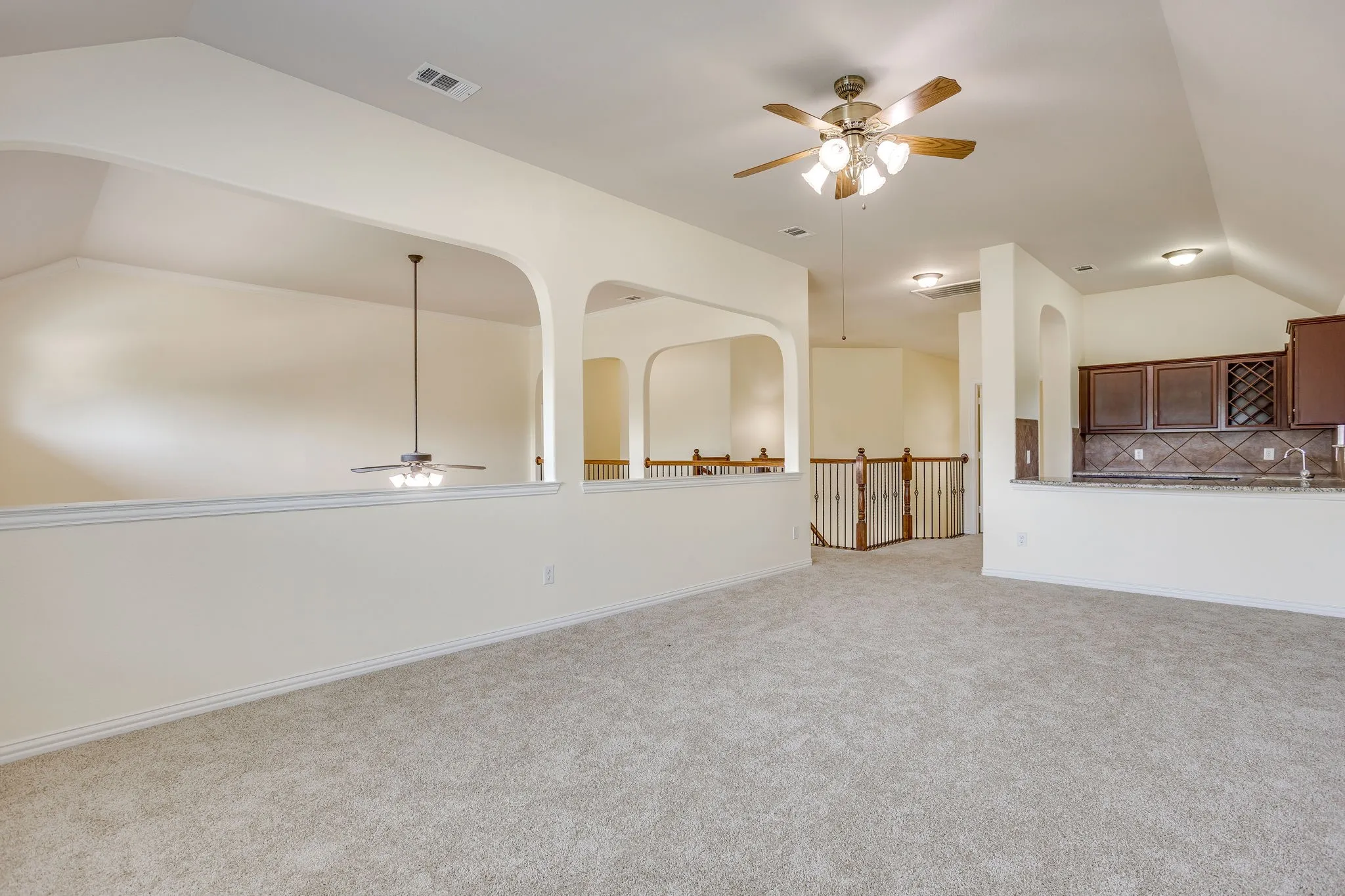 Single Family Residence For Sale in Johnson County , 1220 Berkeley Drive, Burleson, Texas 76028, 5 Bedroom, 4 Bathroom, 3 Garage spaces, 4,178 Sqft, built in 2007, mls#21353746, Real Estate Agent in Burleson, Homes For Sale in Johnson county, Homes For Sale in Burleson, Realtor in Burleson Texas, Real Estate Brokerage Independent Realty Texas, Luminita Cordes Realtor