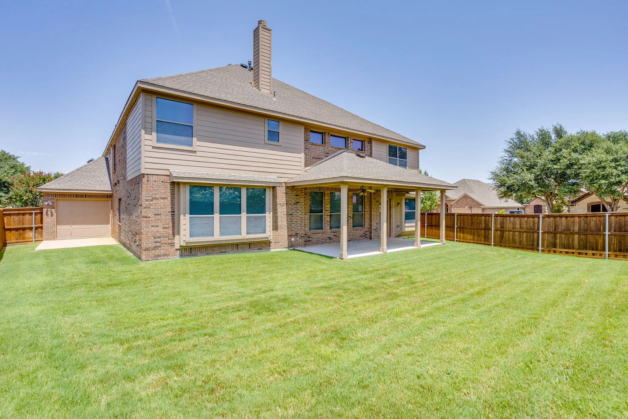 Single Family Residence For Sale in Johnson County , 1220 Berkeley Drive, Burleson, Texas 76028, 5 Bedroom, 4 Bathroom, 3 Garage spaces, 4,178 Sqft, built in 2007, mls#21353746, Real Estate Agent in Burleson, Homes For Sale in Johnson county, Homes For Sale in Burleson, Realtor in Burleson Texas, Real Estate Brokerage Independent Realty Texas, Luminita Cordes Realtor
