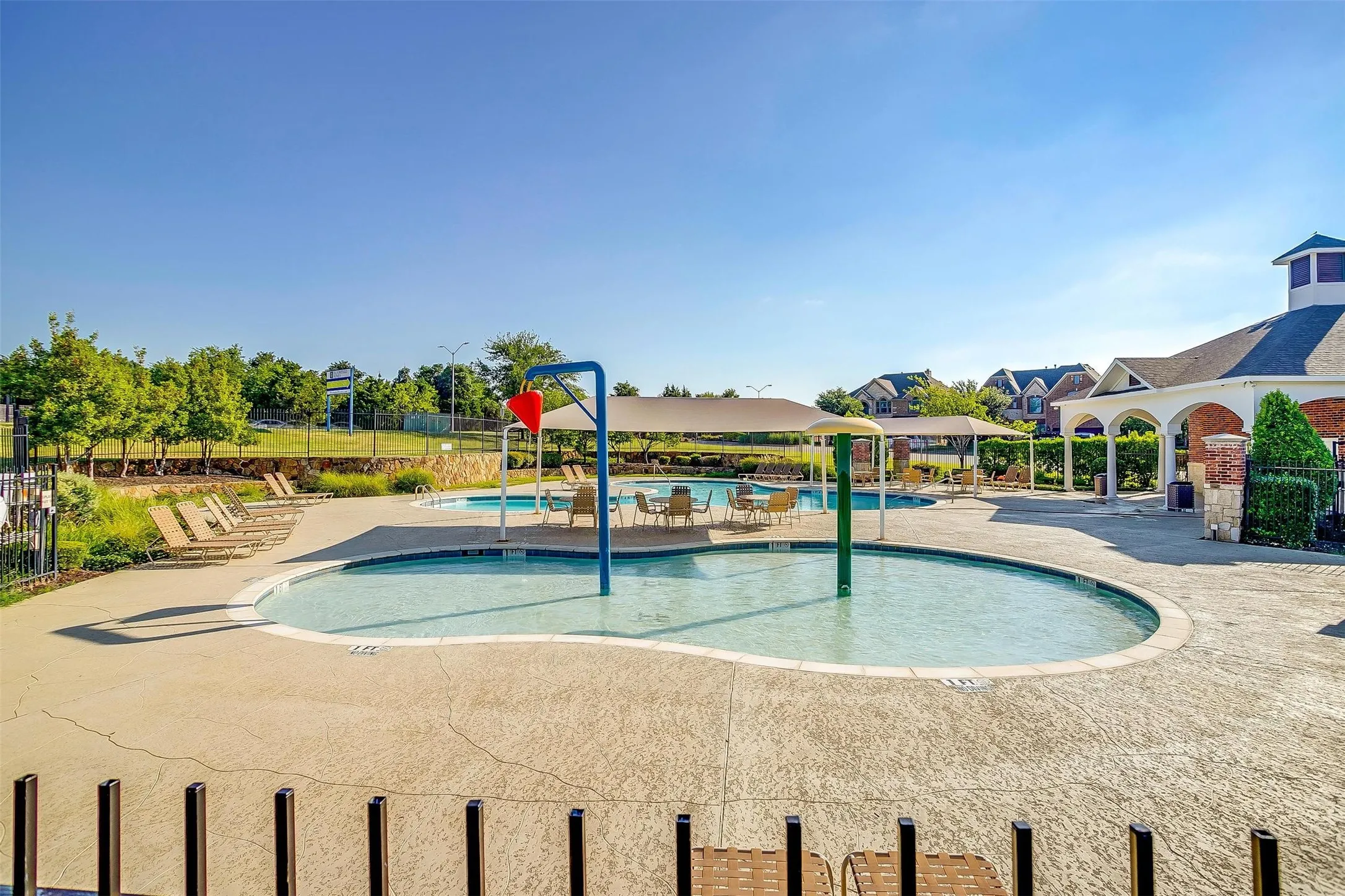 Single Family Residence For Sale in Johnson County , 1220 Berkeley Drive, Burleson, Texas 76028, 5 Bedroom, 4 Bathroom, 3 Garage spaces, 4,178 Sqft, built in 2007, mls#21353746, Real Estate Agent in Burleson, Homes For Sale in Johnson county, Homes For Sale in Burleson, Realtor in Burleson Texas, Real Estate Brokerage Independent Realty Texas, Luminita Cordes Realtor