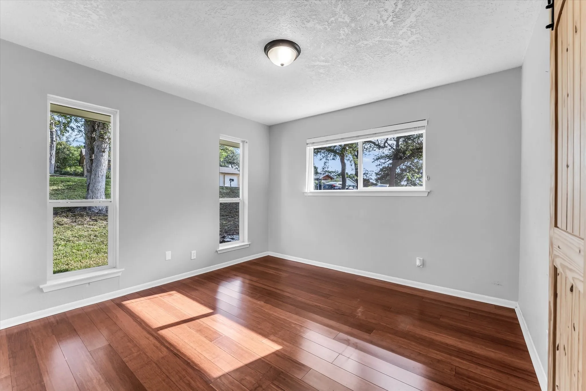Single Family Residence For Sale in Mc Lennan County , 9730 Timberview Drive, Woodway, Texas 76712, 3 Bedroom, 2 Bathroom, Garage spaces, 2,127 Sqft, built in 1971, mls#21352423, Real Estate Agent in Woodway, Homes For Sale in Mc Lennan county, Homes For Sale in Woodway, Realtor in Woodway Texas, Real Estate Brokerage Independent Realty Texas, Luminita Cordes Realtor