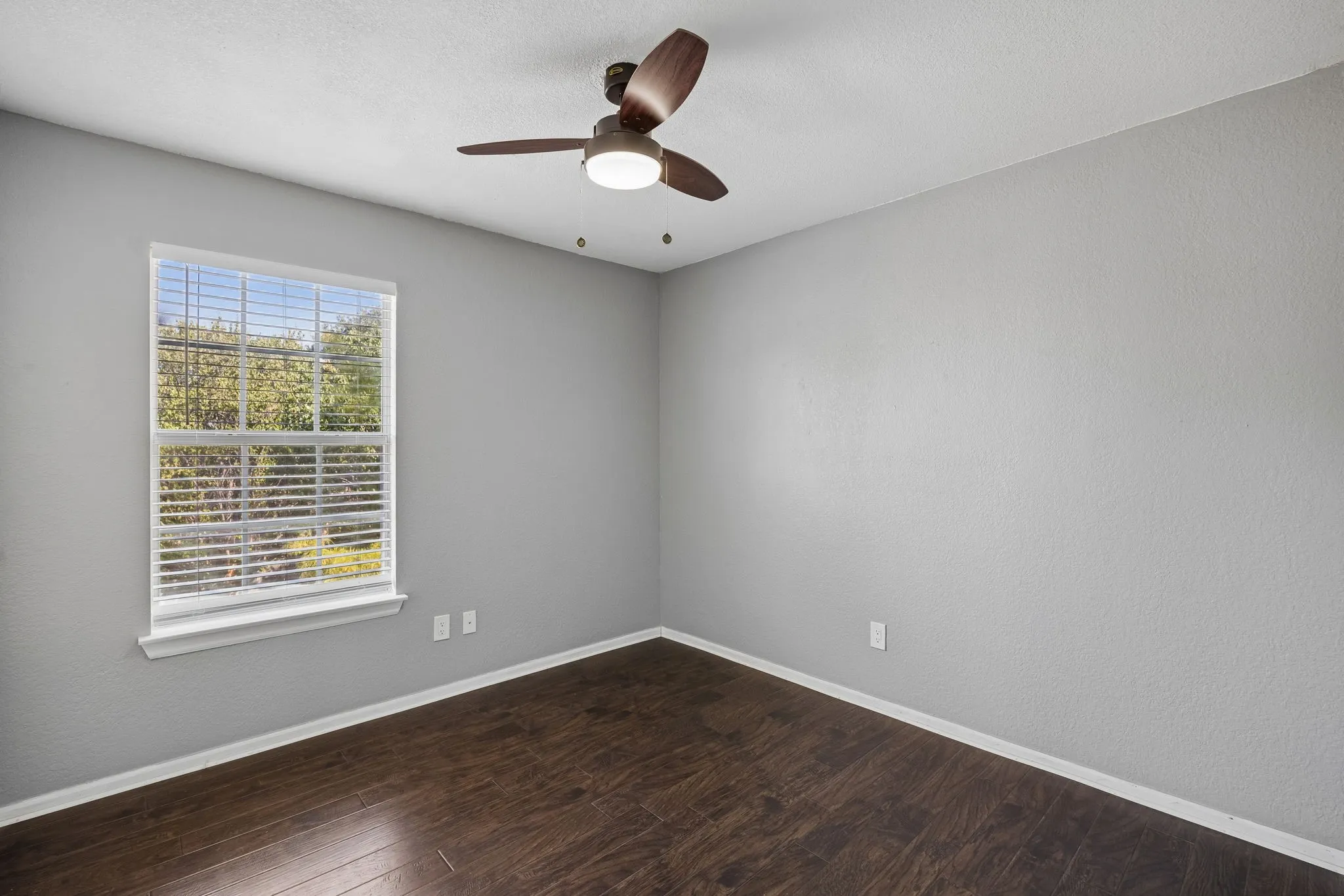 Single Family Residence For Sale in Dallas County , 5639 Centeridge Drive, Dallas, Texas 75249, 4 Bedroom, 3 Bathroom, 2 Garage spaces, 2,231 Sqft, built in 1989, mls#21341053, Real Estate Agent in Dallas, Homes For Sale in Dallas county, Homes For Sale in Dallas, Realtor in Dallas Texas, Real Estate Brokerage Independent Realty Texas, Luminita Cordes Realtor
