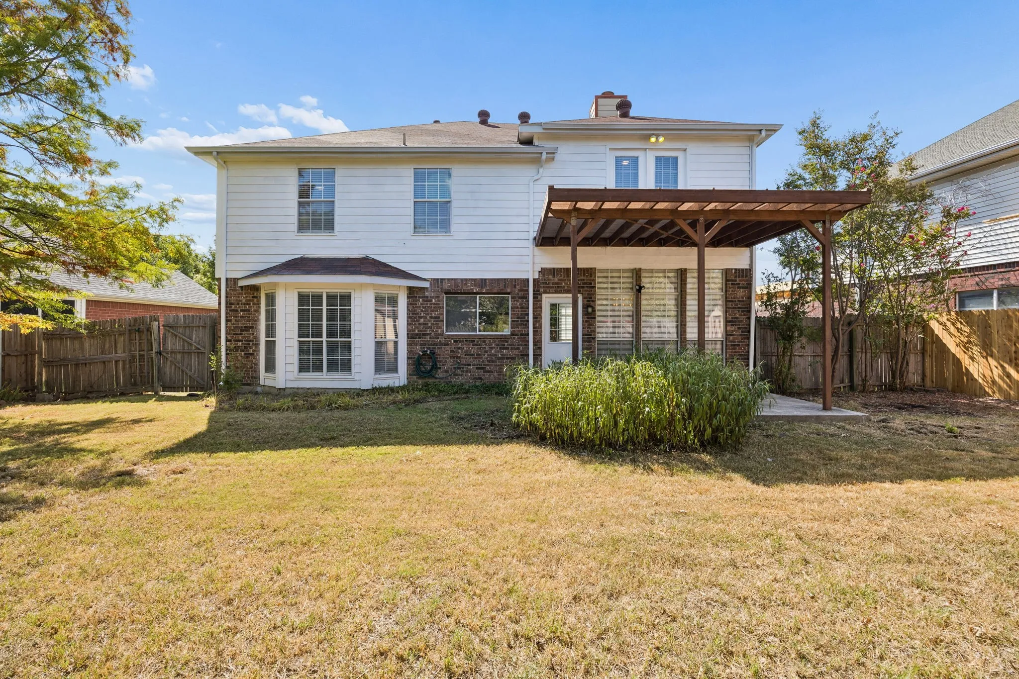 Single Family Residence For Sale in Dallas County , 5639 Centeridge Drive, Dallas, Texas 75249, 4 Bedroom, 3 Bathroom, 2 Garage spaces, 2,231 Sqft, built in 1989, mls#21341053, Real Estate Agent in Dallas, Homes For Sale in Dallas county, Homes For Sale in Dallas, Realtor in Dallas Texas, Real Estate Brokerage Independent Realty Texas, Luminita Cordes Realtor