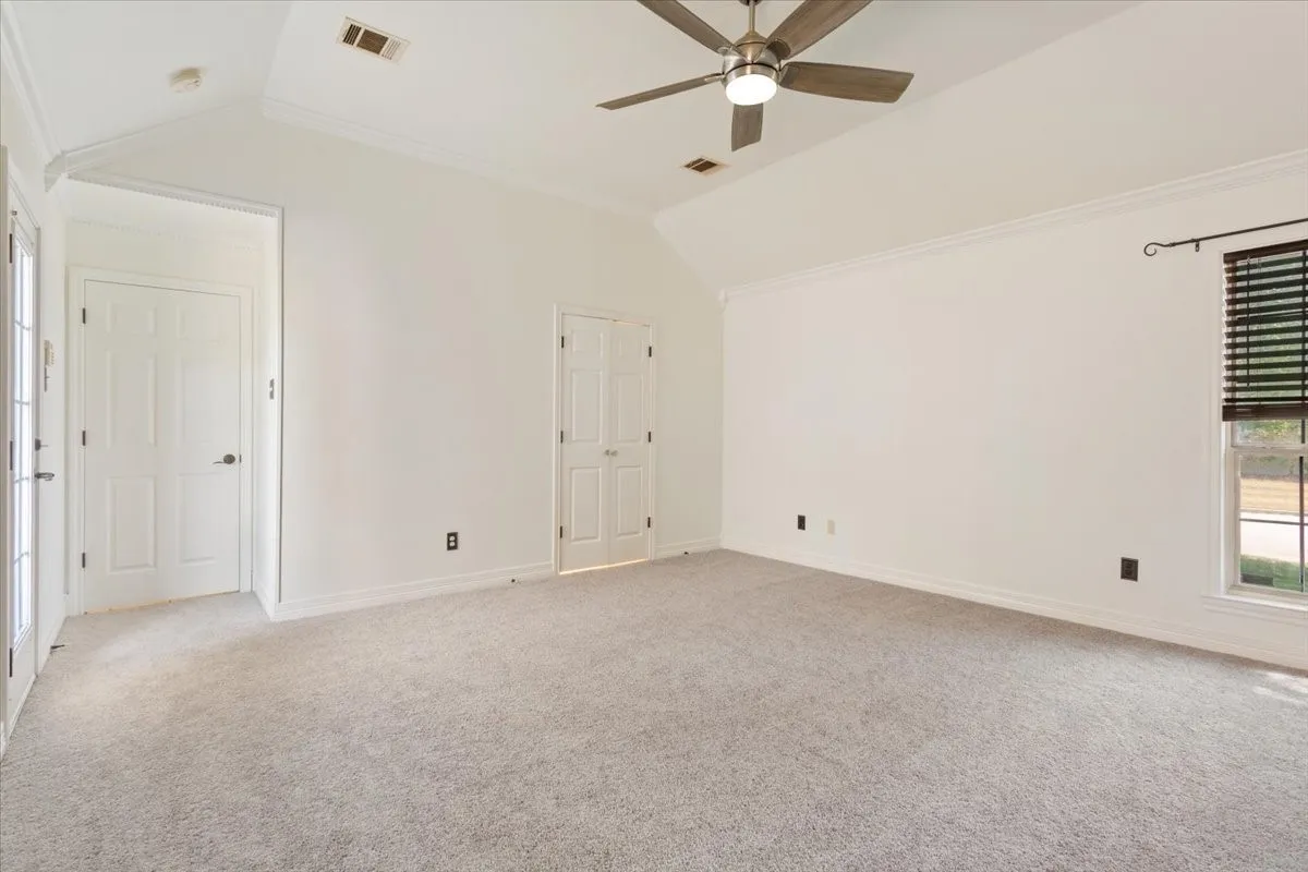 Single Family Residence For Sale in Mc Lennan County , 800 Granite Lane, Lorena, Texas 76655, 4 Bedroom, 4 Bathroom, 3 Garage spaces, 2,971 Sqft, built in 2001, mls#21350255, Real Estate Agent in Lorena, Homes For Sale in Mc Lennan county, Homes For Sale in Lorena, Realtor in Lorena Texas, Real Estate Brokerage Independent Realty Texas, Luminita Cordes Realtor