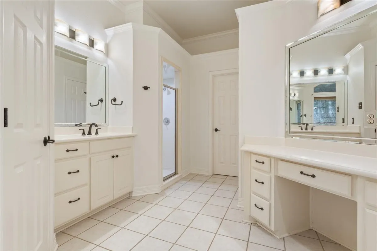 Single Family Residence For Sale in Mc Lennan County , 800 Granite Lane, Lorena, Texas 76655, 4 Bedroom, 4 Bathroom, 3 Garage spaces, 2,971 Sqft, built in 2001, mls#21350255, Real Estate Agent in Lorena, Homes For Sale in Mc Lennan county, Homes For Sale in Lorena, Realtor in Lorena Texas, Real Estate Brokerage Independent Realty Texas, Luminita Cordes Realtor