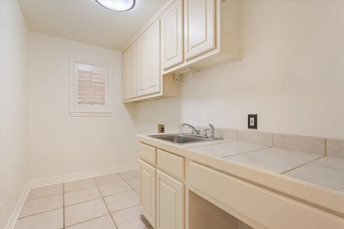 Single Family Residence For Sale in Mc Lennan County , 800 Granite Lane, Lorena, Texas 76655, 4 Bedroom, 4 Bathroom, 3 Garage spaces, 2,971 Sqft, built in 2001, mls#21350255, Real Estate Agent in Lorena, Homes For Sale in Mc Lennan county, Homes For Sale in Lorena, Realtor in Lorena Texas, Real Estate Brokerage Independent Realty Texas, Luminita Cordes Realtor