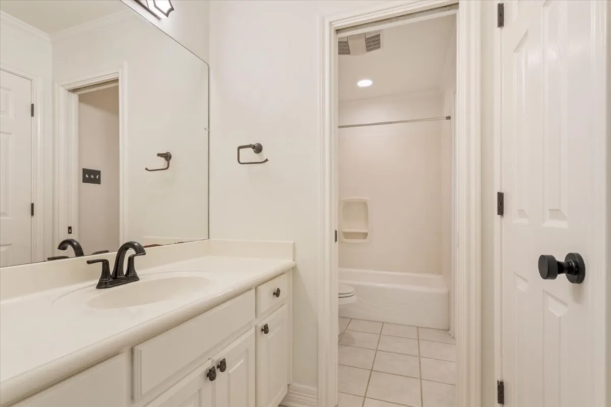 Single Family Residence For Sale in Mc Lennan County , 800 Granite Lane, Lorena, Texas 76655, 4 Bedroom, 4 Bathroom, 3 Garage spaces, 2,971 Sqft, built in 2001, mls#21350255, Real Estate Agent in Lorena, Homes For Sale in Mc Lennan county, Homes For Sale in Lorena, Realtor in Lorena Texas, Real Estate Brokerage Independent Realty Texas, Luminita Cordes Realtor