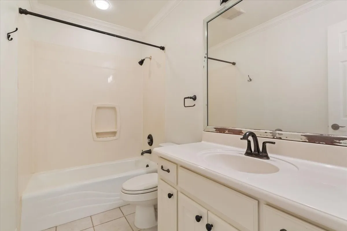 Single Family Residence For Sale in Mc Lennan County , 800 Granite Lane, Lorena, Texas 76655, 4 Bedroom, 4 Bathroom, 3 Garage spaces, 2,971 Sqft, built in 2001, mls#21350255, Real Estate Agent in Lorena, Homes For Sale in Mc Lennan county, Homes For Sale in Lorena, Realtor in Lorena Texas, Real Estate Brokerage Independent Realty Texas, Luminita Cordes Realtor