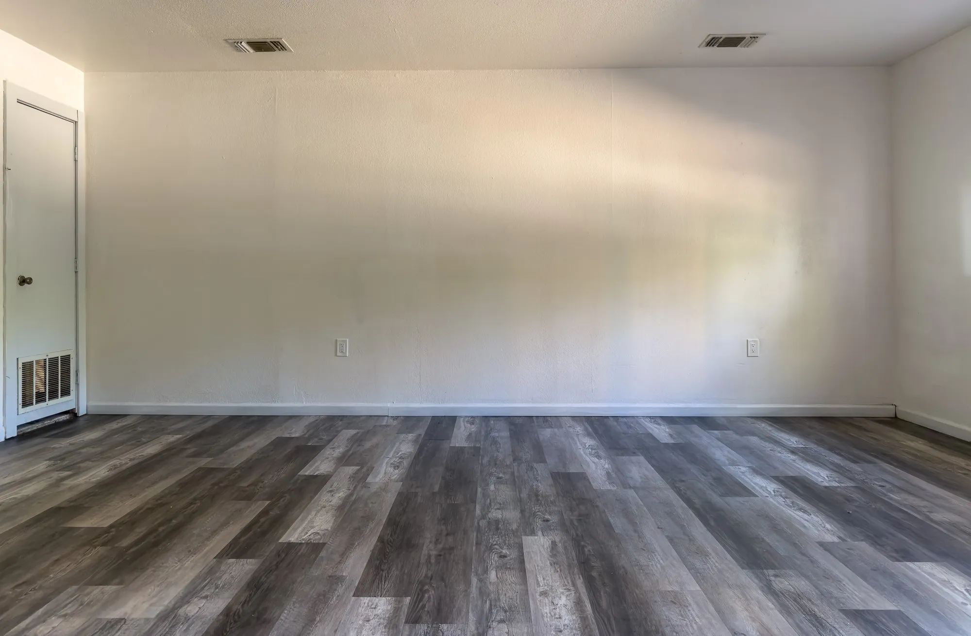 Single Family Residence For Sale in Palo Pinto County , 1516 NW 1st Avenue, Mineral Wells, Texas 76067, 4 Bedroom, 2 Bathroom, Garage spaces, 1,702 Sqft, built in 1975, mls#21353880, Real Estate Agent in Mineral Wells, Homes For Sale in Palo Pinto county, Homes For Sale in Mineral Wells, Realtor in Mineral Wells Texas, Real Estate Brokerage Independent Realty Texas, Luminita Cordes Realtor