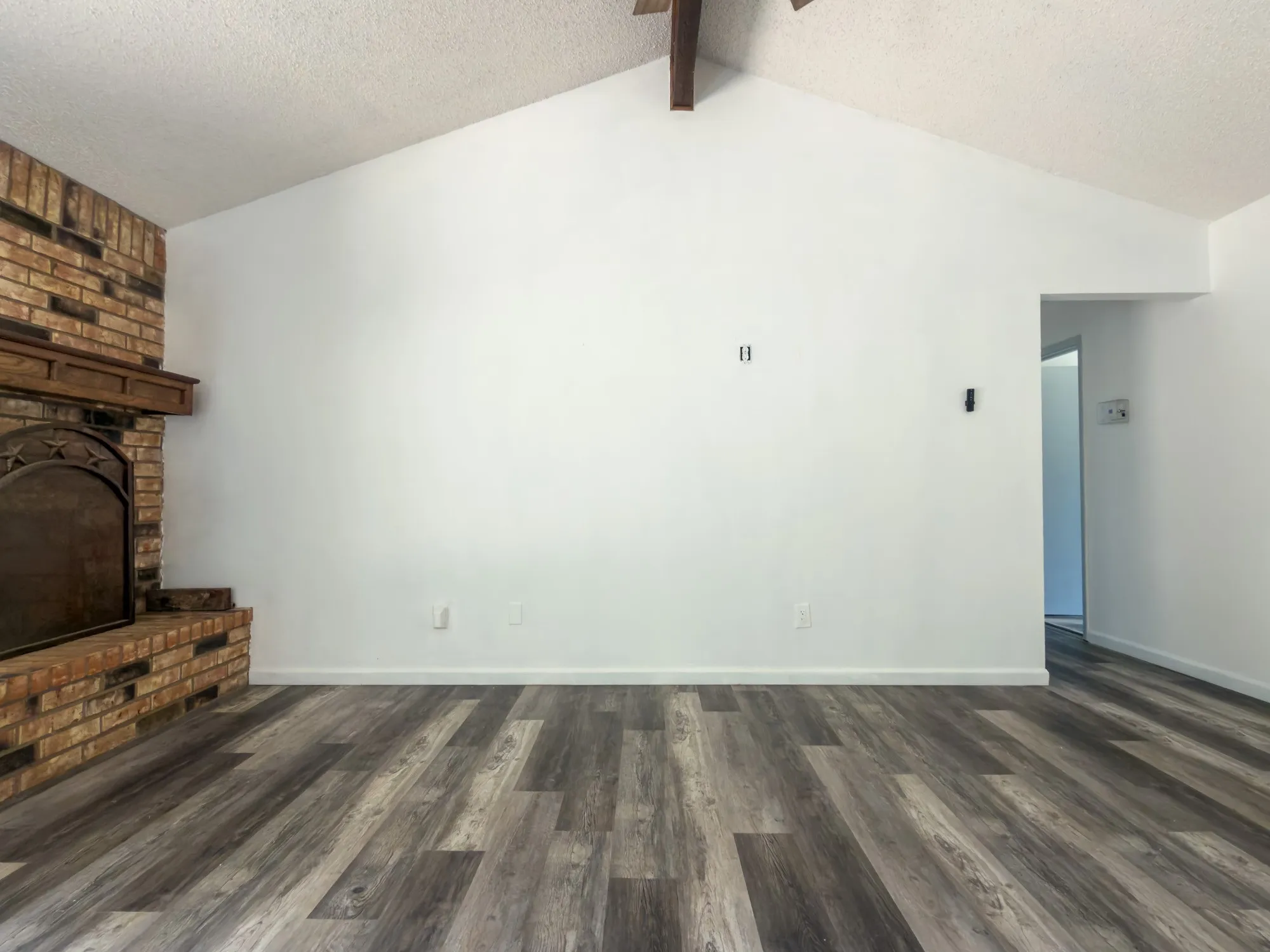 Single Family Residence For Sale in Palo Pinto County , 1516 NW 1st Avenue, Mineral Wells, Texas 76067, 4 Bedroom, 2 Bathroom, Garage spaces, 1,702 Sqft, built in 1975, mls#21353880, Real Estate Agent in Mineral Wells, Homes For Sale in Palo Pinto county, Homes For Sale in Mineral Wells, Realtor in Mineral Wells Texas, Real Estate Brokerage Independent Realty Texas, Luminita Cordes Realtor