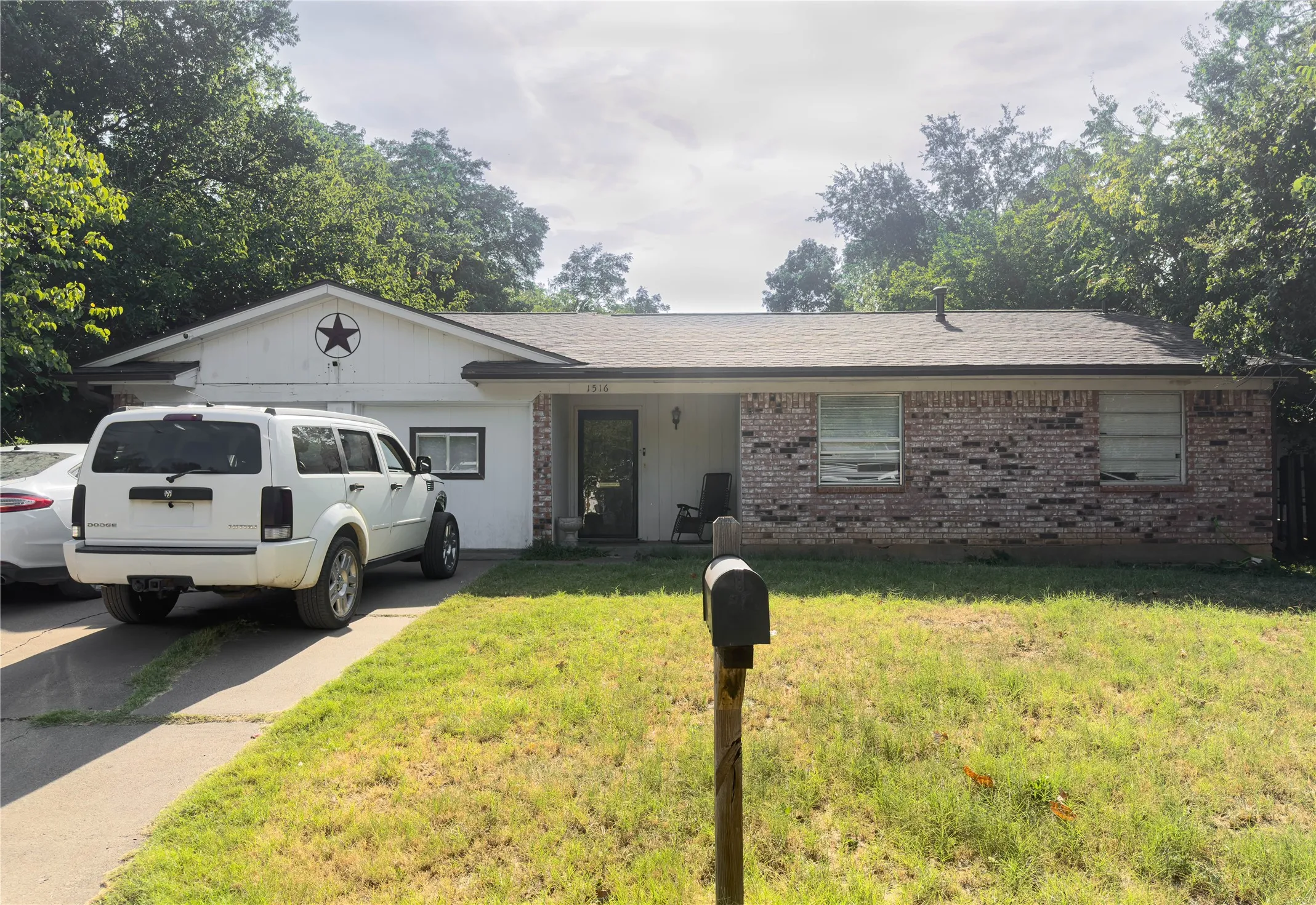 Single Family Residence For Sale in Palo Pinto County , 1516 NW 1st Avenue, Mineral Wells, Texas 76067, 4 Bedroom, 2 Bathroom, Garage spaces, 1,702 Sqft, built in 1975, mls#21353880, Real Estate Agent in Mineral Wells, Homes For Sale in Palo Pinto county, Homes For Sale in Mineral Wells, Realtor in Mineral Wells Texas, Real Estate Brokerage Independent Realty Texas, Luminita Cordes Realtor