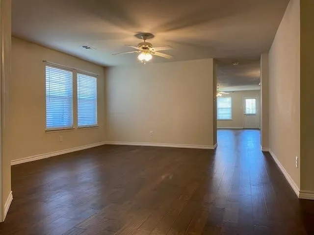 Single Family Residence For Rent in Collin County , 12261 Peak Circle, Frisco, Texas 75035, 3 Bedroom, 2 Bathroom, 2 Garage spaces, 2,097 Sqft, built in 2002, mls#21353883, Real Estate Agent in Frisco, Homes For Rent in Collin county, Homes For Rent in Frisco, Realtor in Frisco Texas, Real Estate Brokerage Independent Realty Texas, Luminita Cordes Realtor