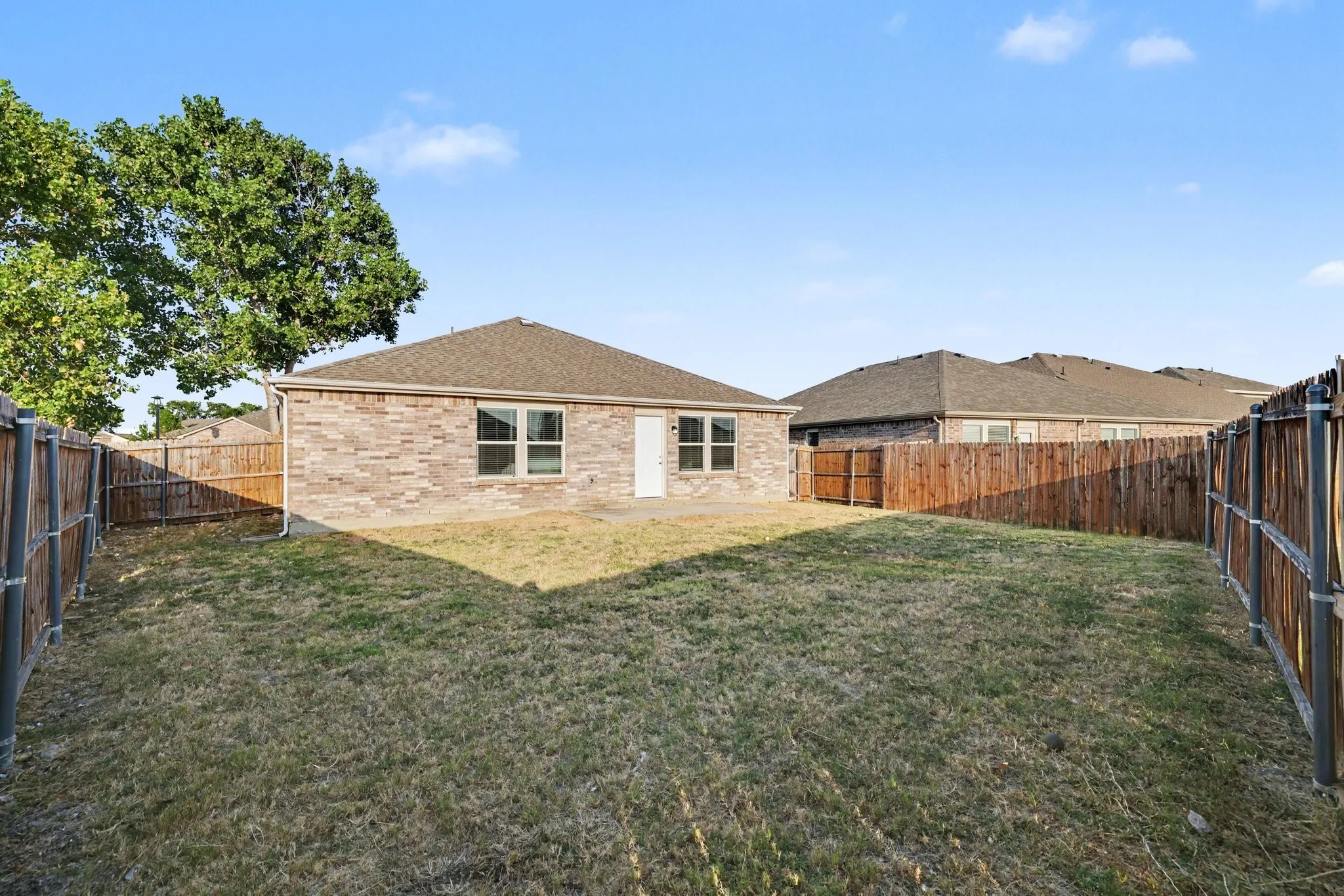 Single Family Residence For Sale in Denton County , 1700 Gayla Creek Drive, Little Elm, Texas 75068, 3 Bedroom, 2 Bathroom, 2 Garage spaces, 1,757 Sqft, built in 2014, mls#21353889, Real Estate Agent in Little Elm, Homes For Sale in Denton county, Homes For Sale in Little Elm, Realtor in Little Elm Texas, Real Estate Brokerage Independent Realty Texas, Luminita Cordes Realtor