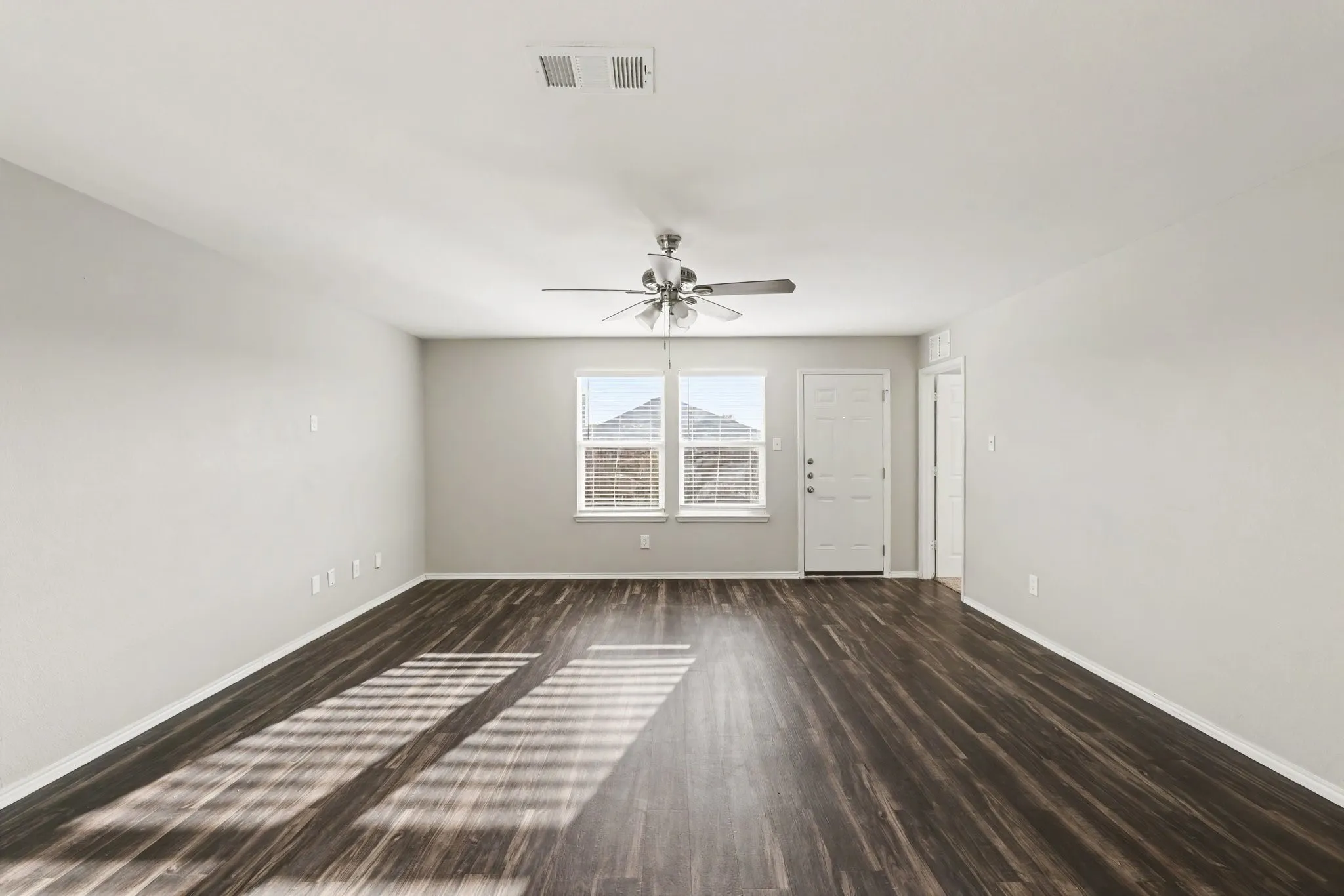 Single Family Residence For Sale in Denton County , 1700 Gayla Creek Drive, Little Elm, Texas 75068, 3 Bedroom, 2 Bathroom, 2 Garage spaces, 1,757 Sqft, built in 2014, mls#21353889, Real Estate Agent in Little Elm, Homes For Sale in Denton county, Homes For Sale in Little Elm, Realtor in Little Elm Texas, Real Estate Brokerage Independent Realty Texas, Luminita Cordes Realtor
