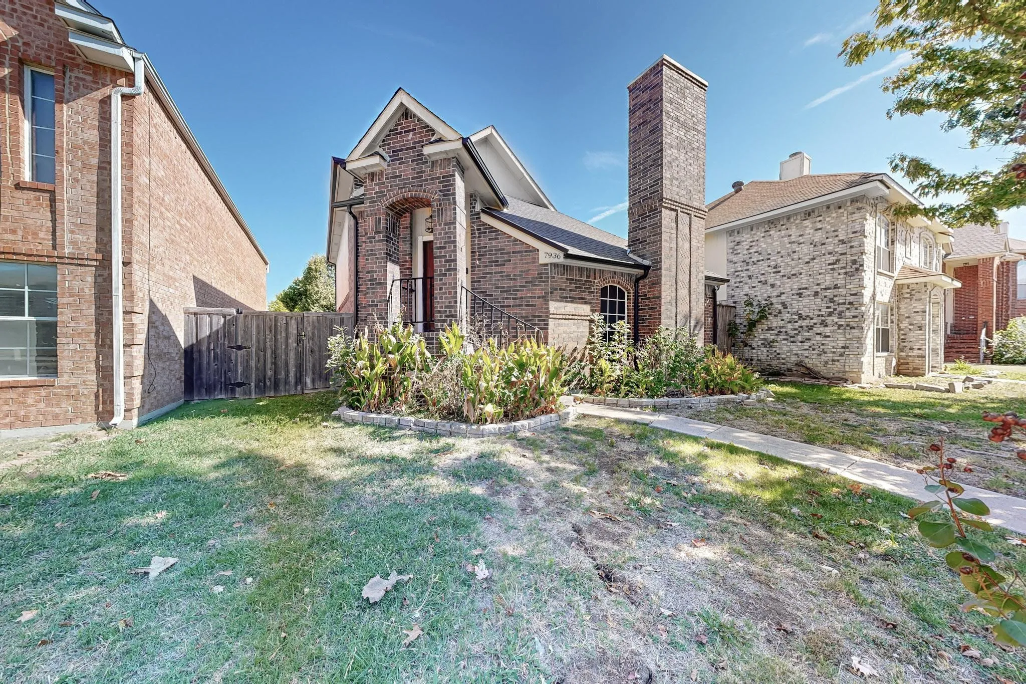 Single Family Residence For Rent in Collin County , 7936 Quest Court, Frisco, Texas 75035, 3 Bedrooms, 3 Bathrooms, 2 Garage spaces, 1,424 Sqft, built in 1992, Price $2,799, mls#21353890, Real Estate Agent in Frisco, Homes For Rent in Collin county, Homes For Rent in Frisco, Realtor in Frisco Texas, Real Estate Brokerage Independent Realty Texas, Luminita Cordes Realtor